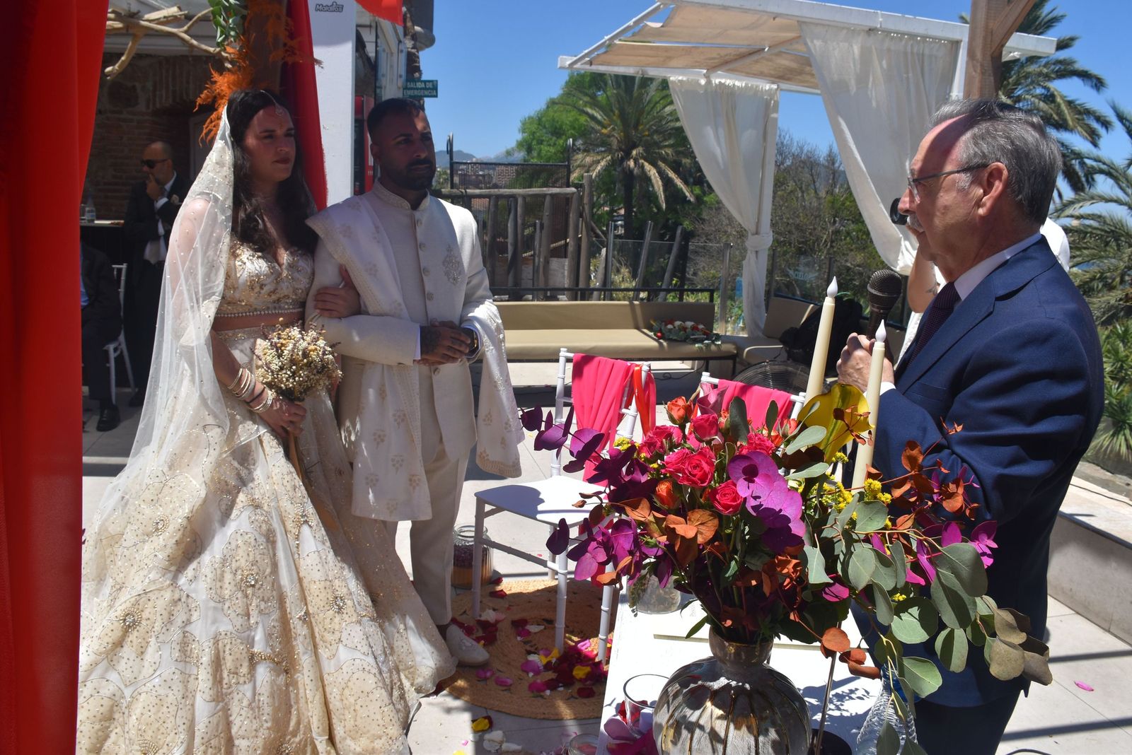 Direk y Rocío sellan su amor bajo el cielo de Ceuta