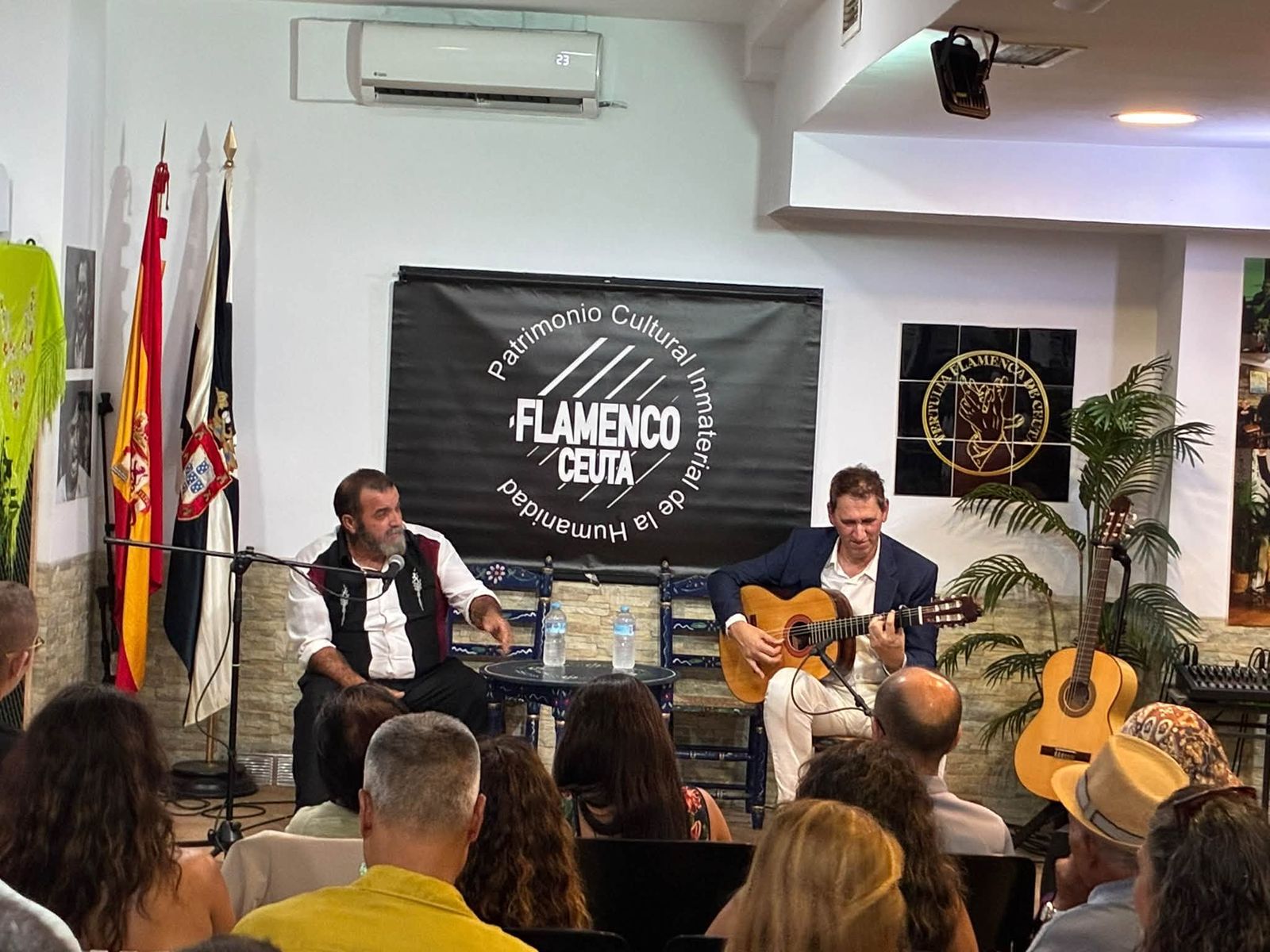 Los artistas en su actuación de este domingo en la Tertulia