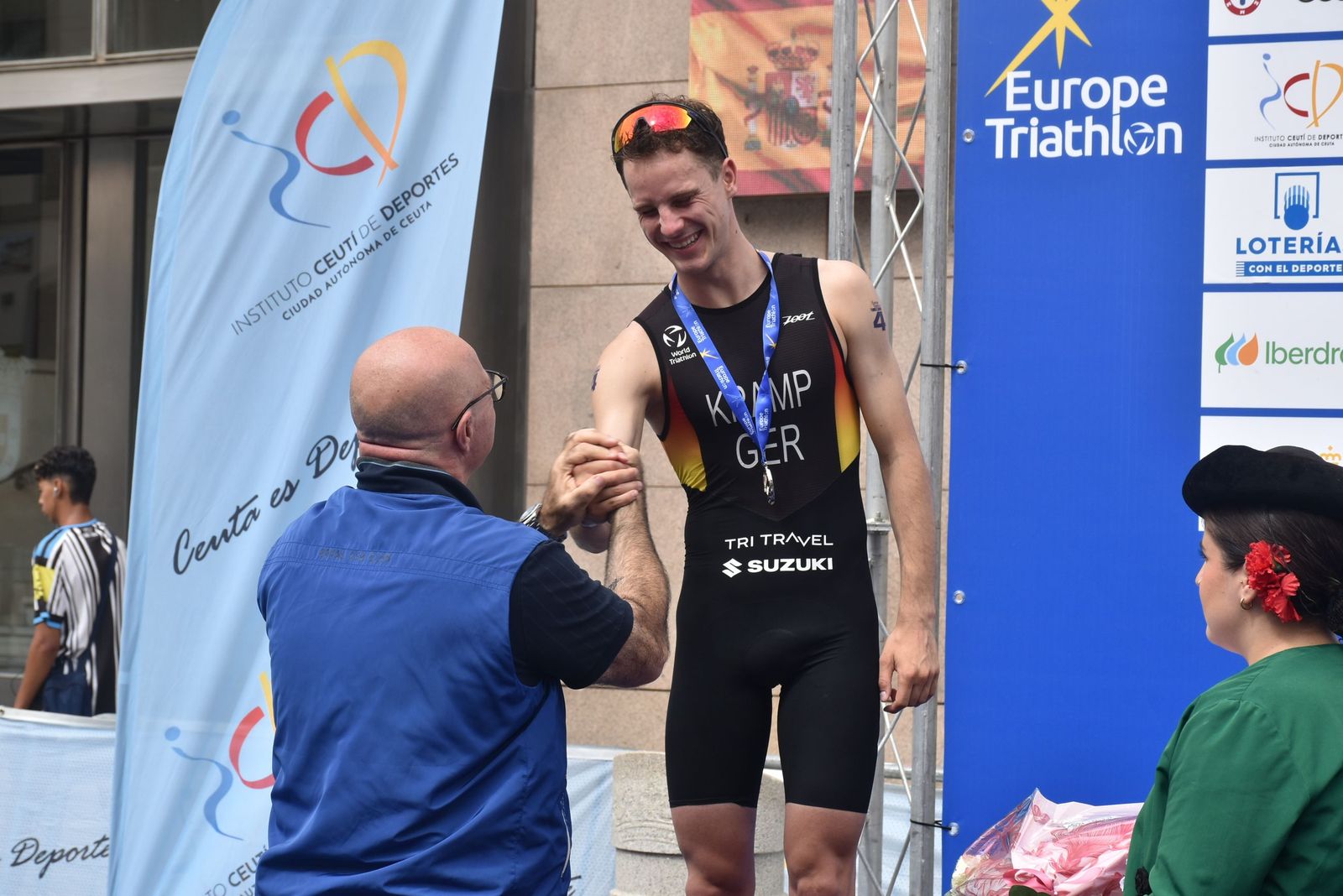 Entrega de trofeos de la Copa de Europa de Triatlón