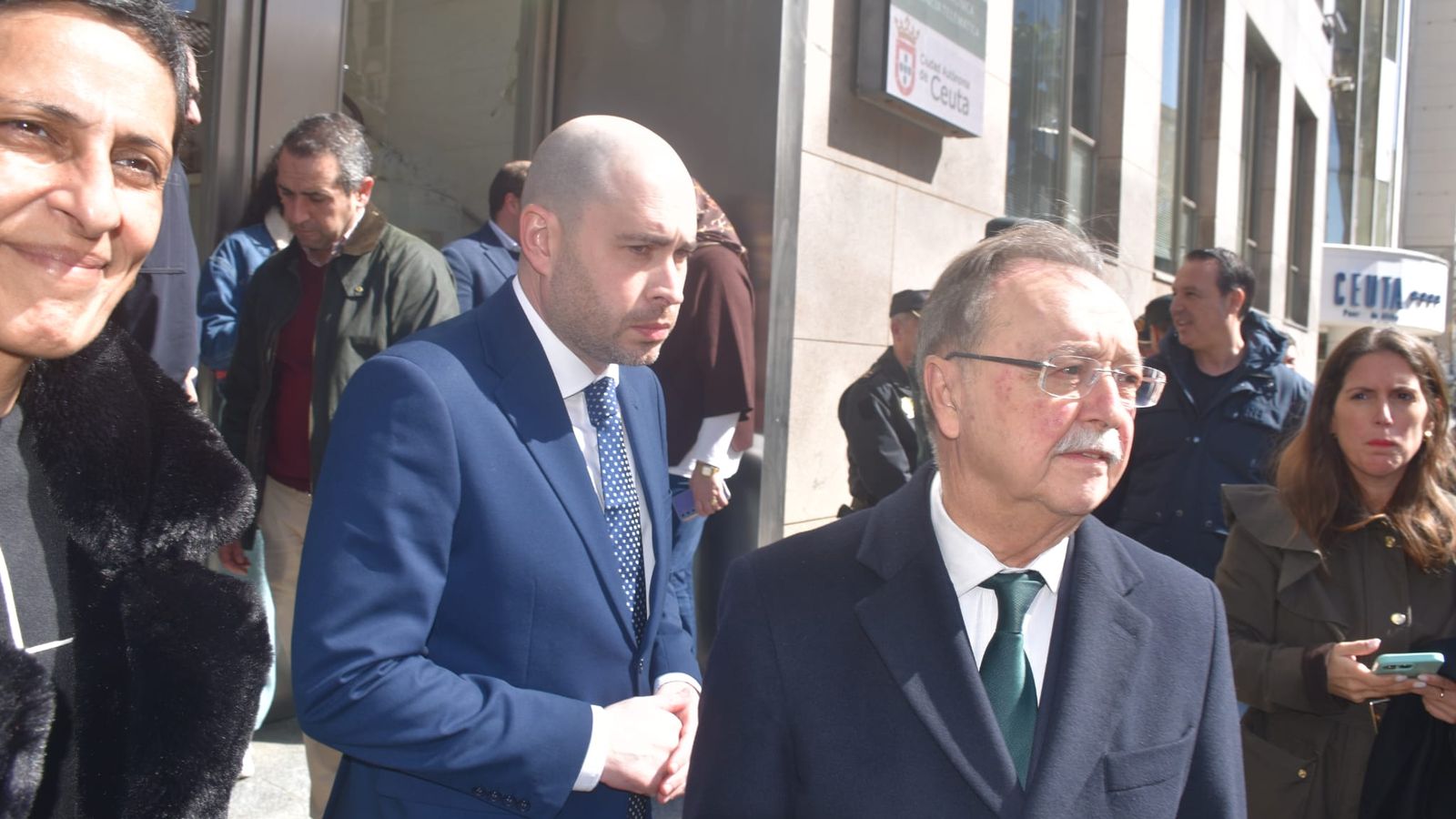 Juan Vivas y Pérez Triano  tras el minuto de silencio las víctimas del terrorismo