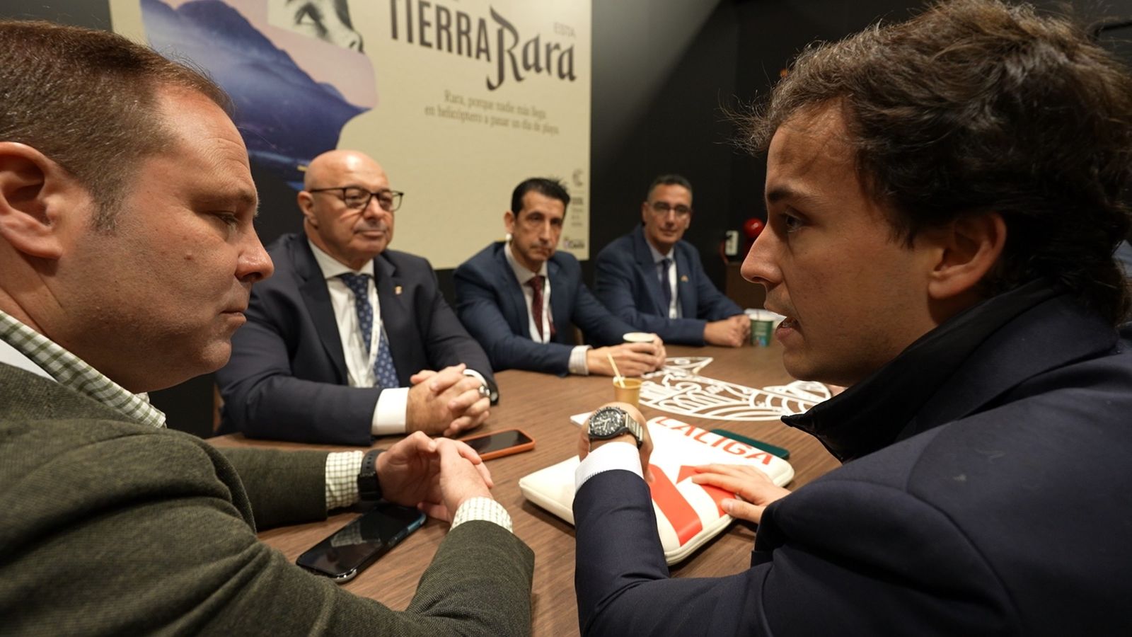 Ceuta inicia su participación en FITUR asistiendo al homenaje a las víctimas de Adamuz en el stand de Andalucía