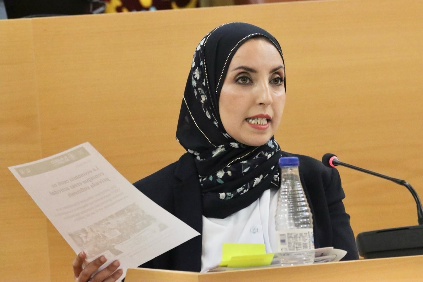 Fatima Hamed reprocha a Vivas el coste de servicios básicos y critica la gestión de un presupuesto que supera los 420 millones anuales