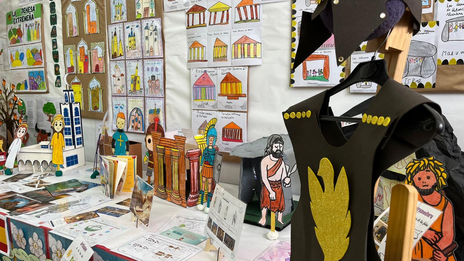 Semana Cultural del CEIP Reina Sofía dedicada a las comunidades autónomas