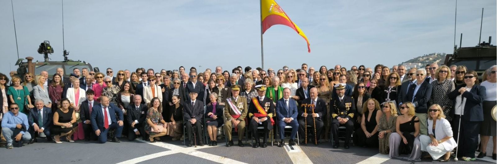 Foto de familia tras la celebración del acto Foto de familia tras la celebración del acto