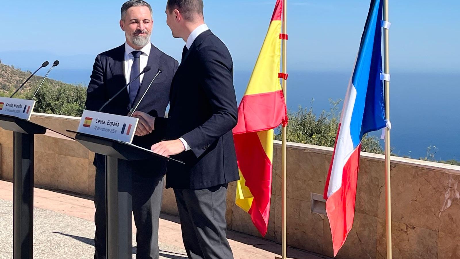 Abascal reclama la militarización de la frontera y exige responsabilidades a Sánchez