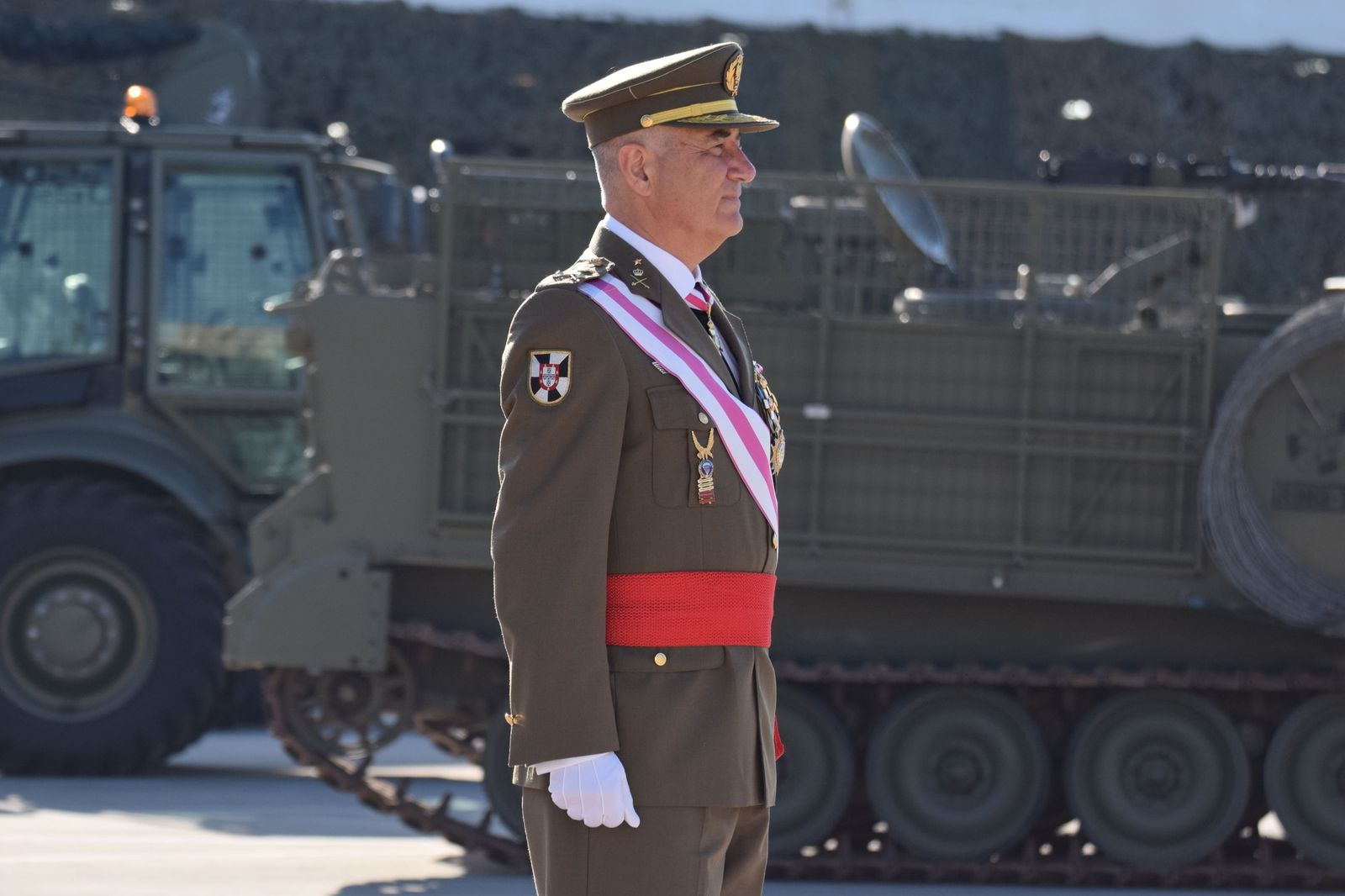 El Regimiento de Ingenieros 7 honra a San Fernando en una solemne parada militar en El Jaral