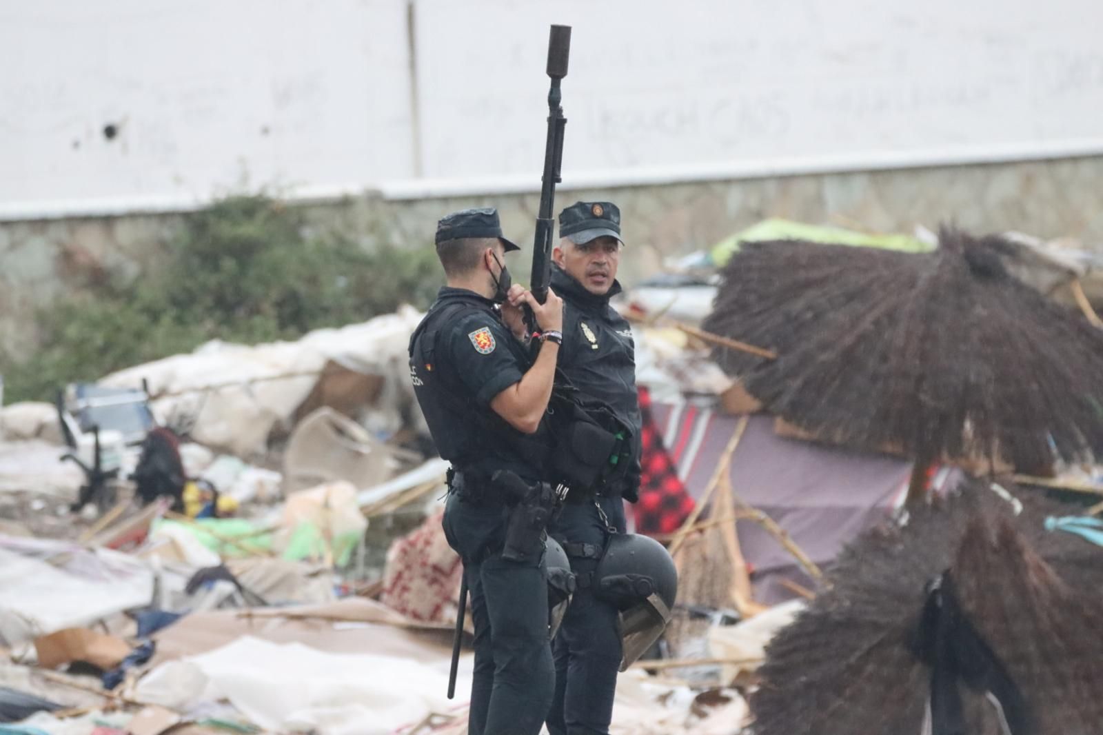 Benítez sigue bajo vigilancia mientras avanza una limpieza que dará paso al vallado
