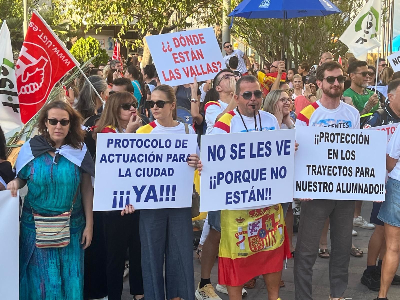Los docentes de Ceuta dicen "basta" y llevan a la calle su exigencia de seguridad