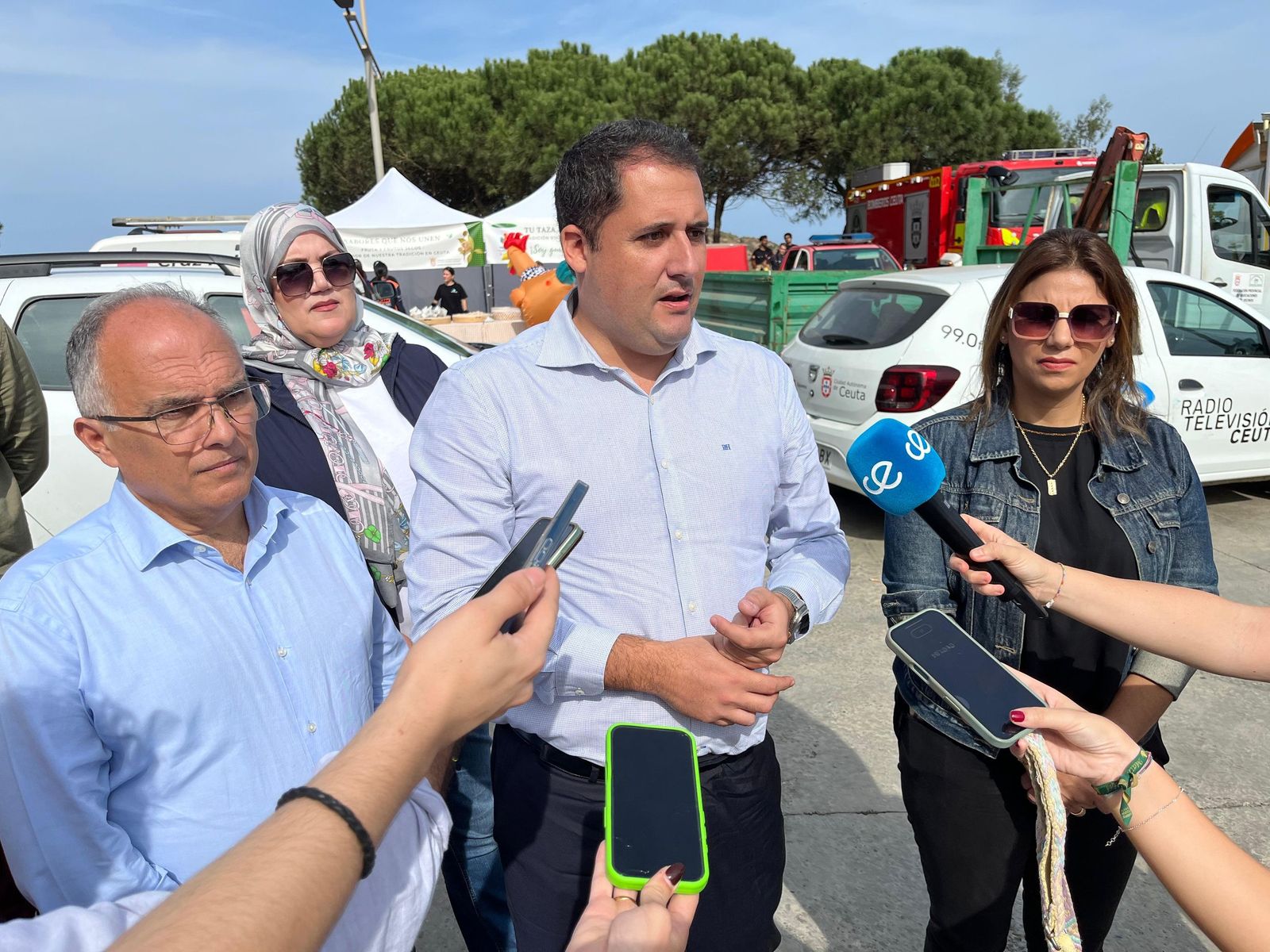 Una Mochila vivida con un ojo puesto en la preservación del entorno natural Una Mochila vivida con un ojo puesto en la preservación del entorno natural