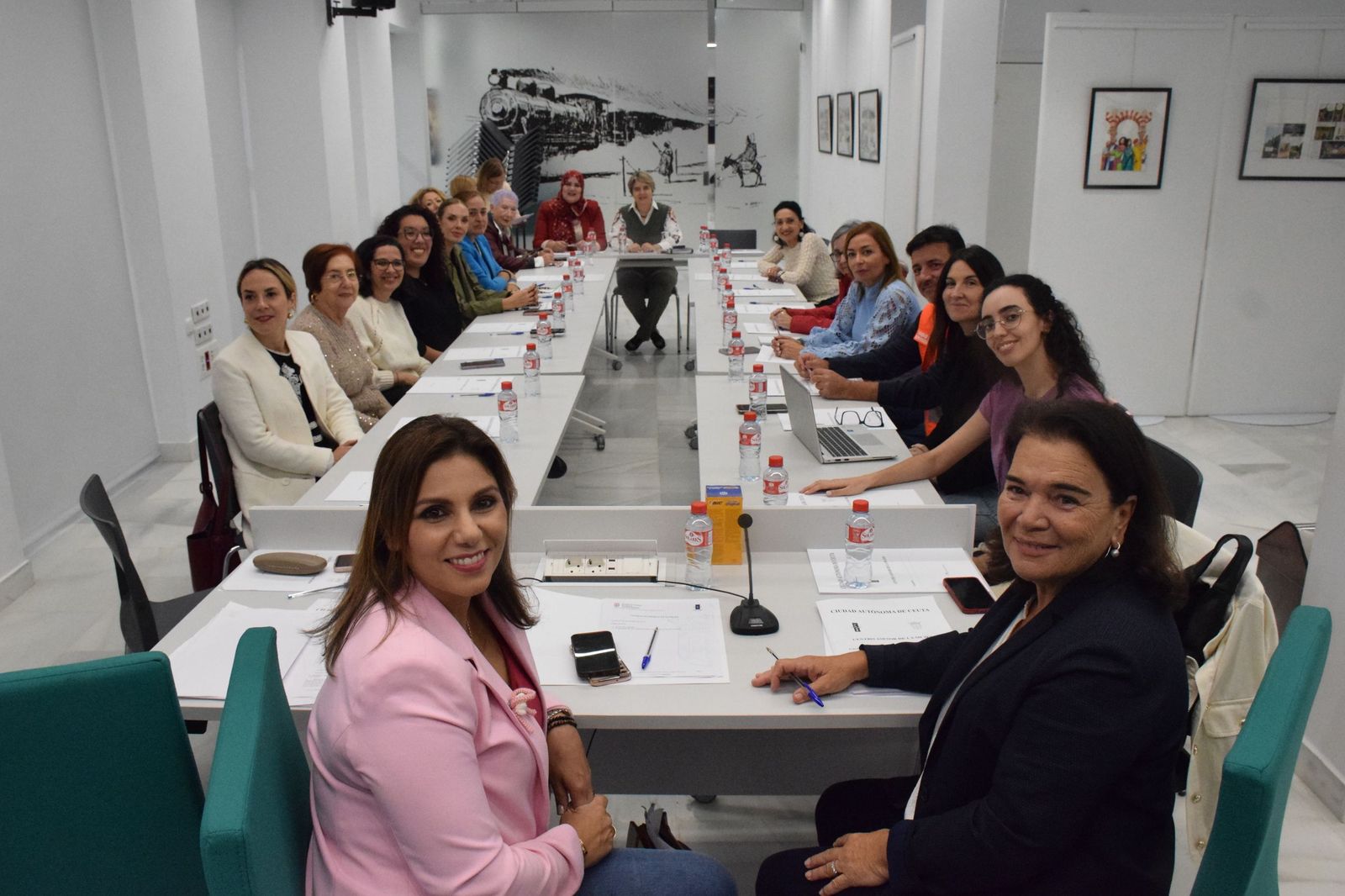 Un momento de la reunión celebrada en El Ferrocarril
