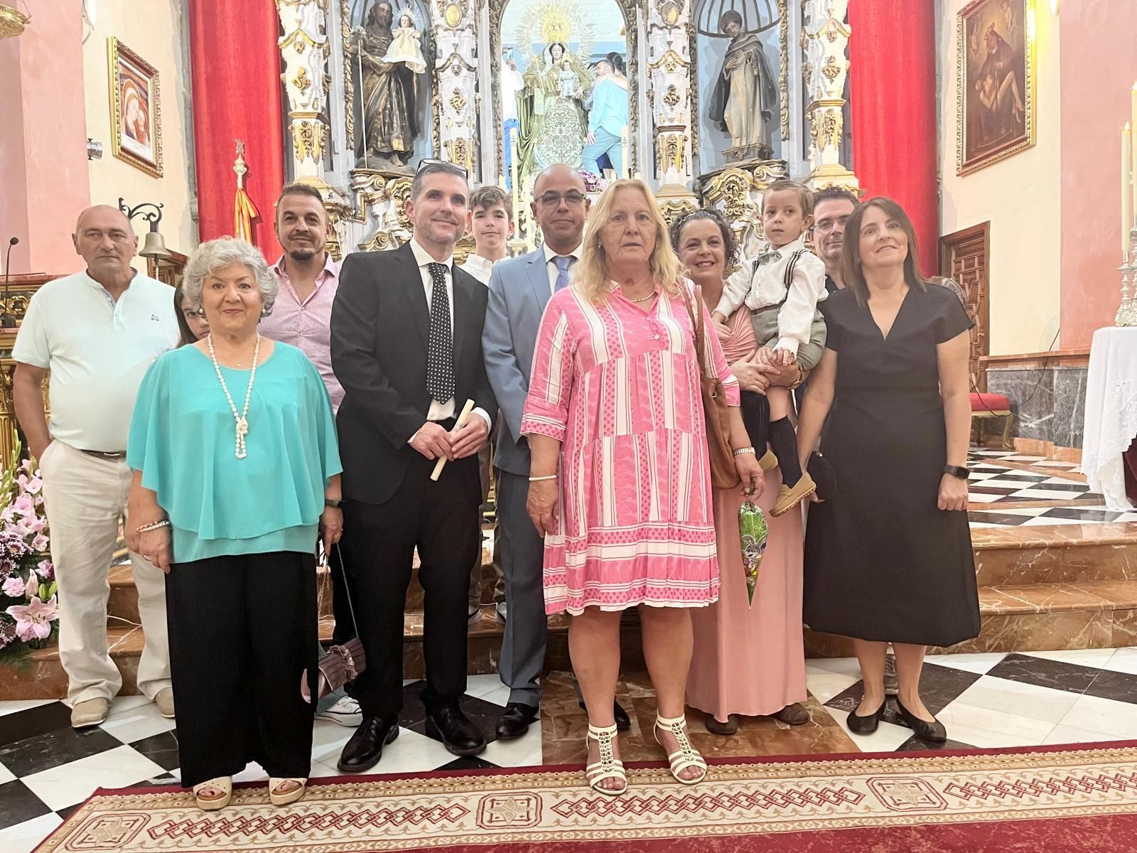 Fabián y Alba reciben el sacramento del bautismo