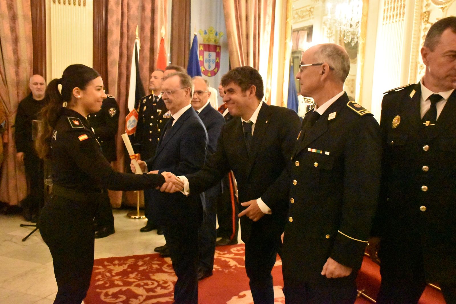 La toma de posesión de los 15 nuevos policías locales, en imágenes