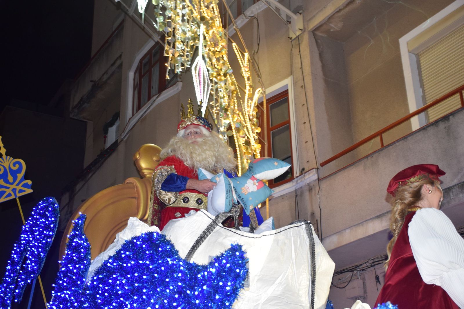 Los ceutíes se emocionan con la llegada de los Reyes Magos