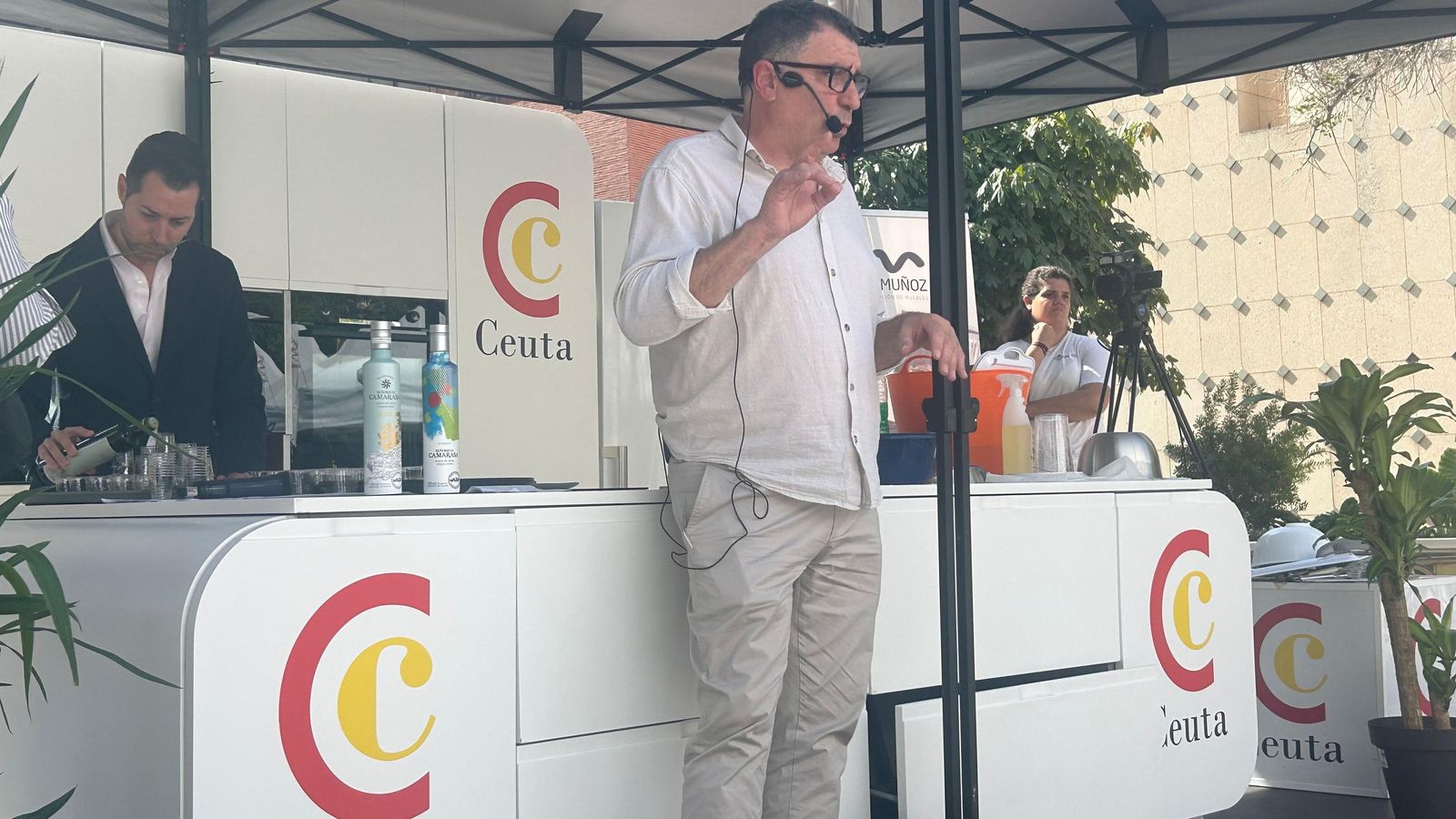 Alejandro Morales, miembro de la cooperativa jienense Santa Isabel, durante la III Semana Gastronómica y Sostenible de Ceuta