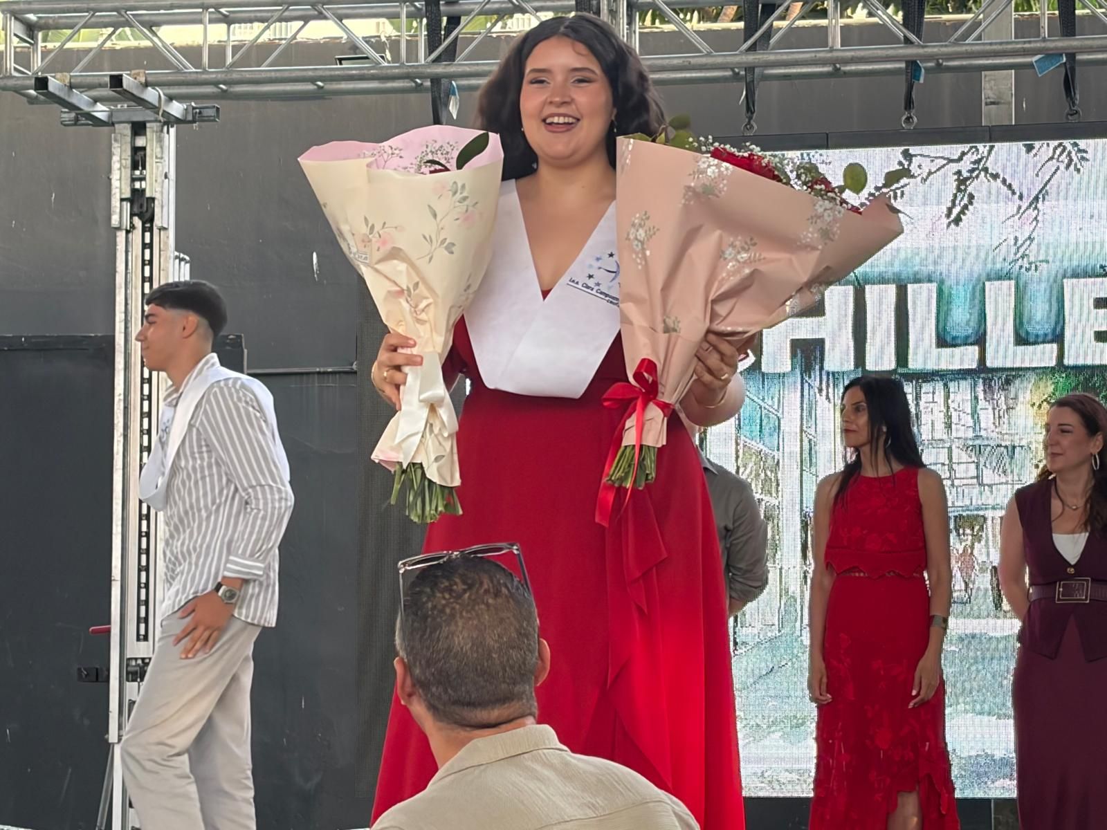 Multitudinaria graduación del Clara Campoamor en el Auditorio de la Marina