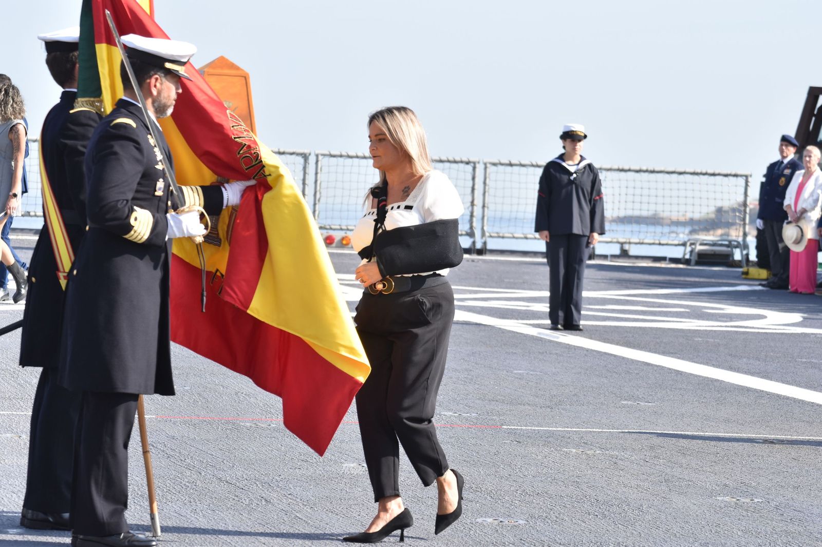 Emotiva jura de bandera a bordo del 'Castilla'