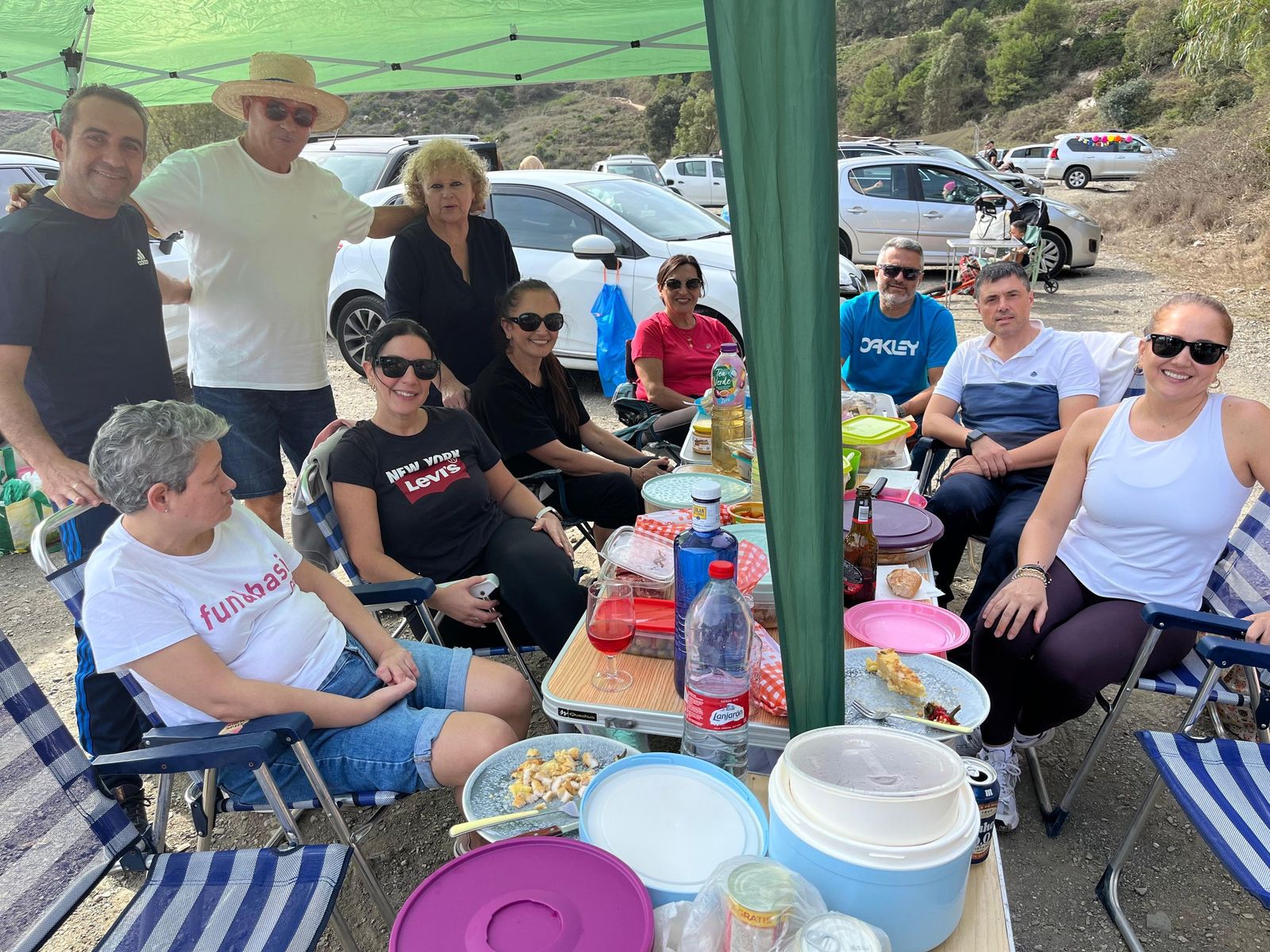 Una Mochila vivida con un ojo puesto en la preservación del entorno natural Una Mochila vivida con un ojo puesto en la preservación del entorno natural