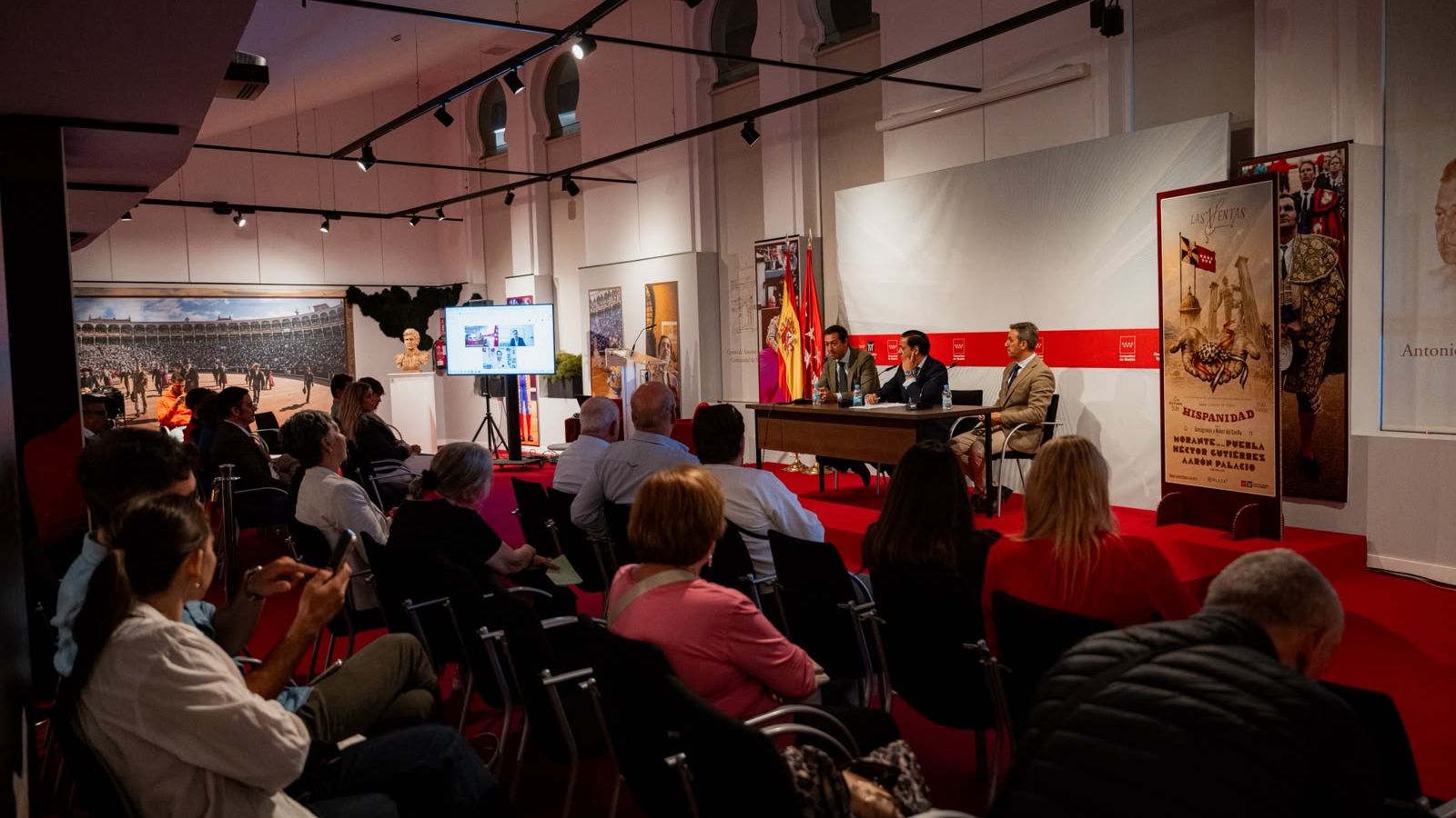 La Gran Corrida de la Hispanidad y la mesa redonda ‘Mirando a Ceuta’ pusieron en valor la historia, las tradiciones y la identidad cultural de Ceuta