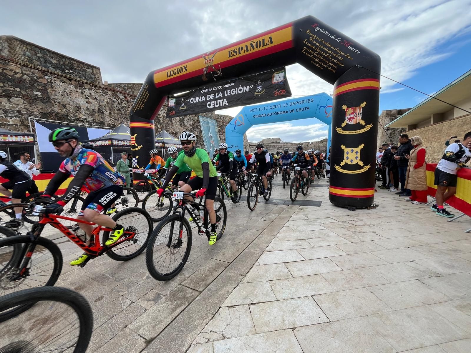 La previa y el inicio de la X Cuna de la Legión a través del objetivo de Reduan