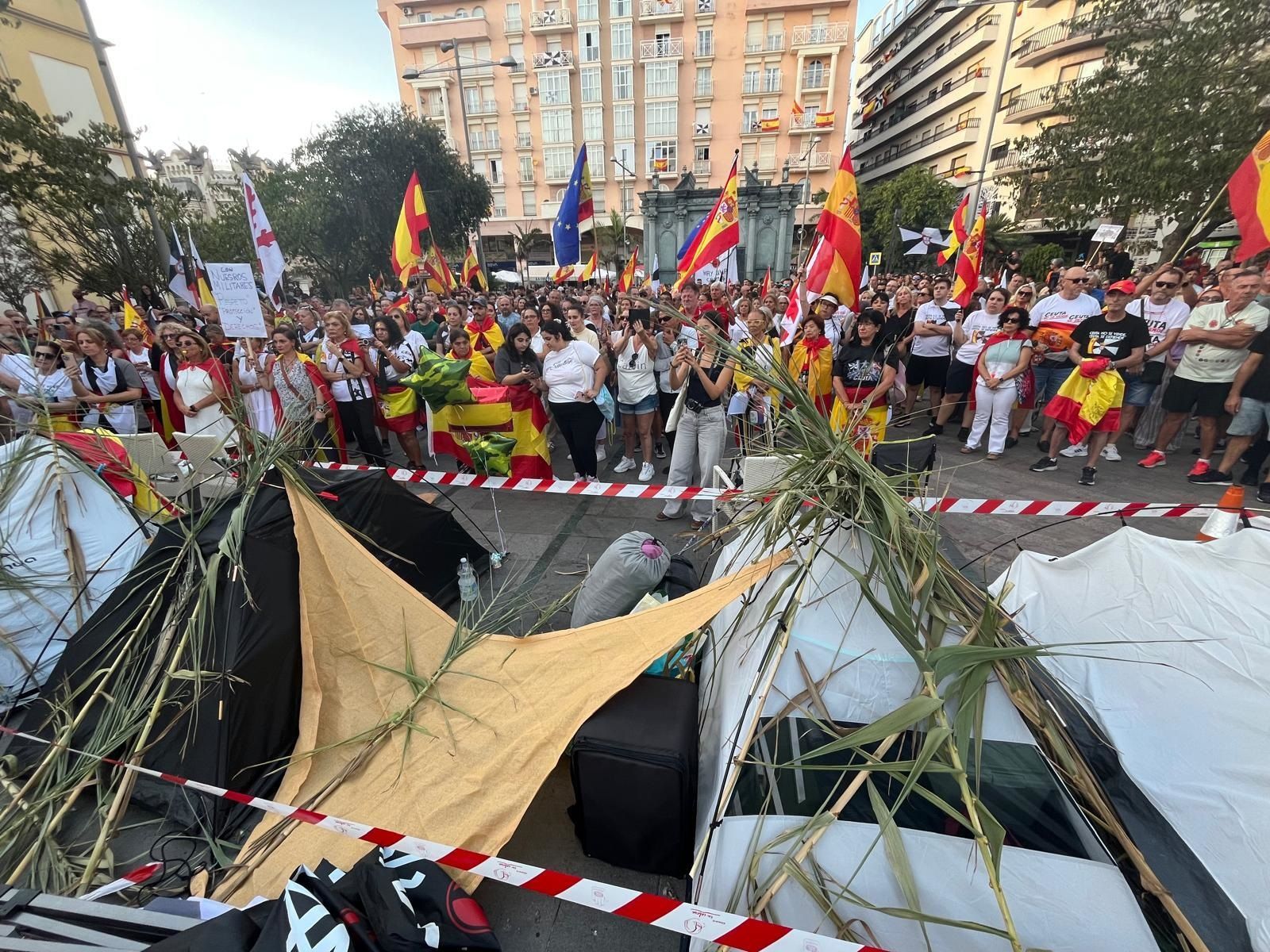 Una asociación profesional saca a la calle las demandas y quejas de los militares