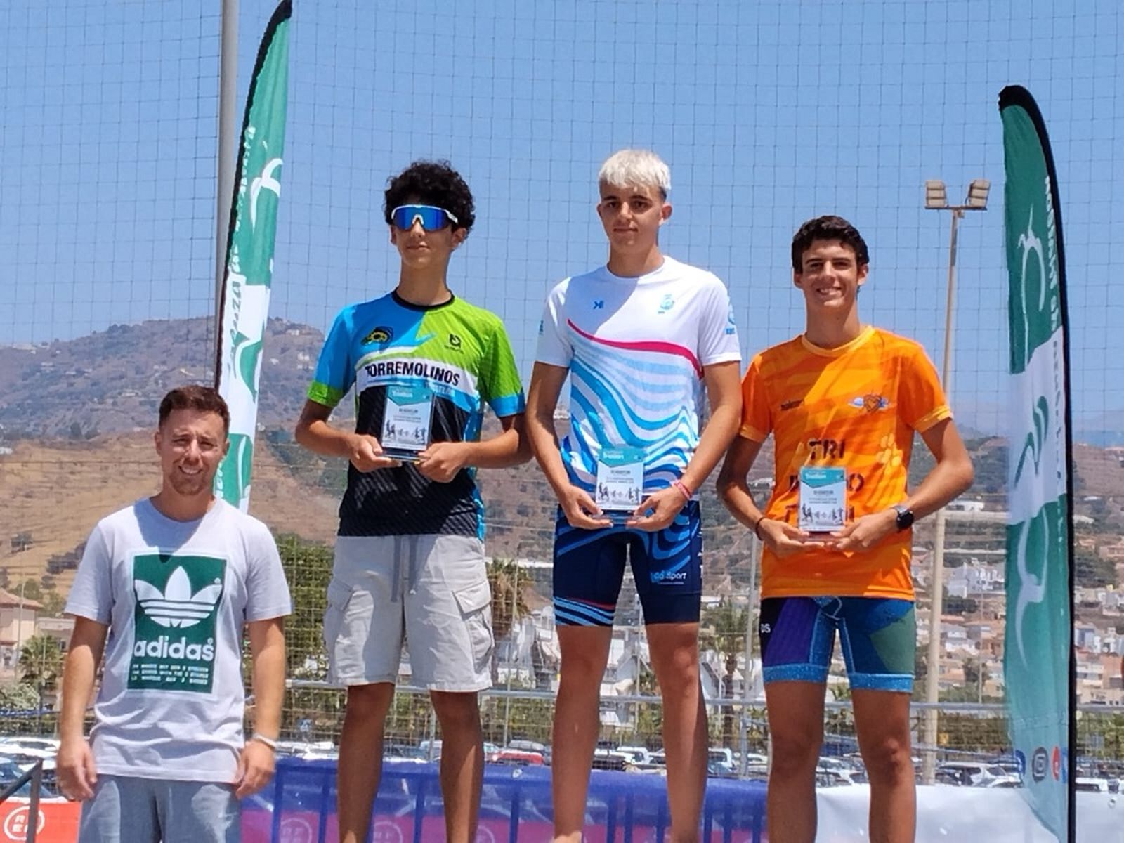 Triatletas del Club Tridingo Ceuta