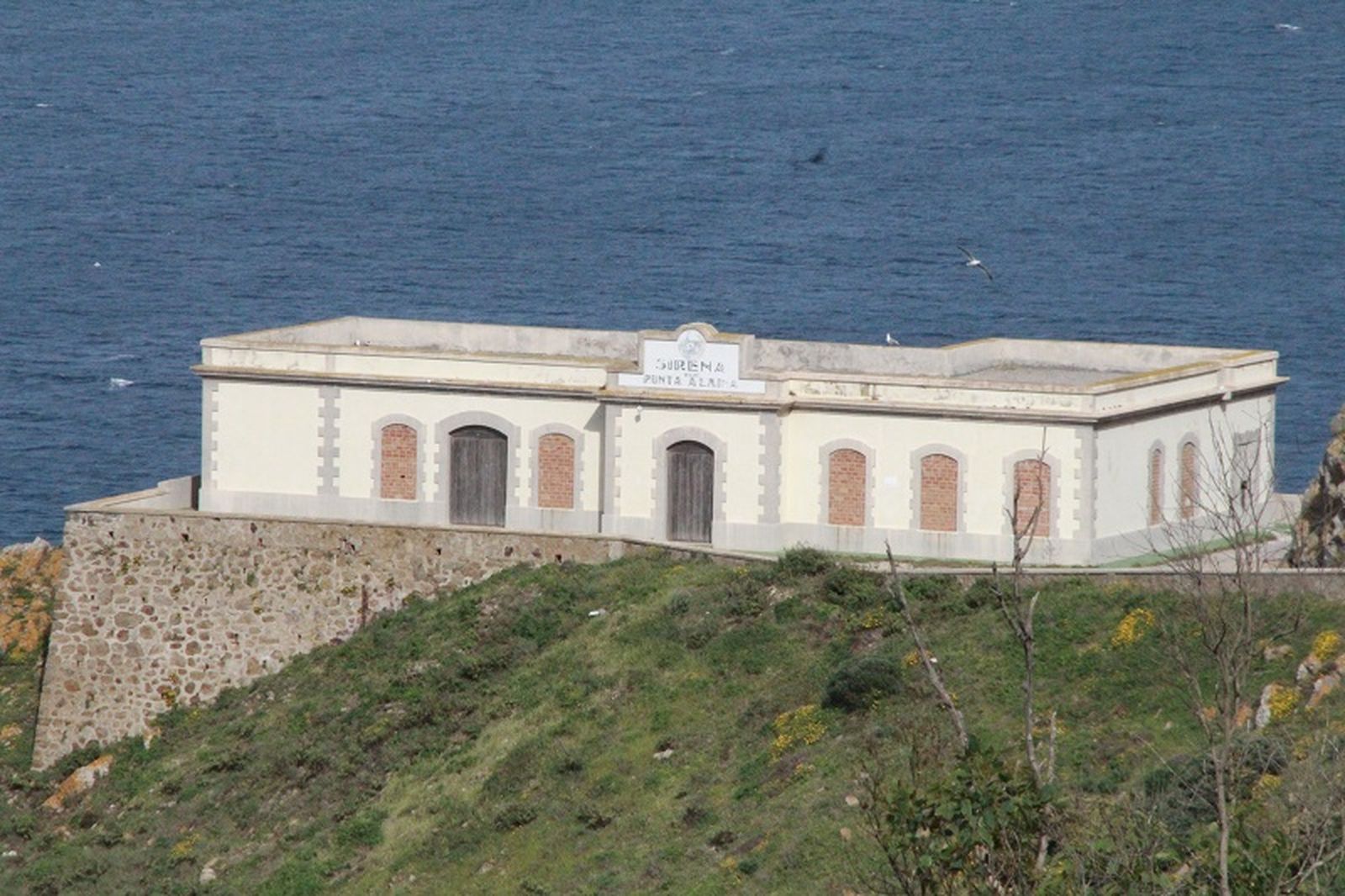 Imagen del edificio Sirena de Punta Almina. / FOTO EL PUEBLO
