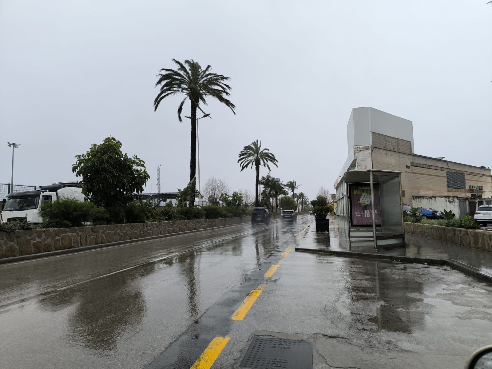 Avenida del Puerto de Ceuta durante los días de temporal