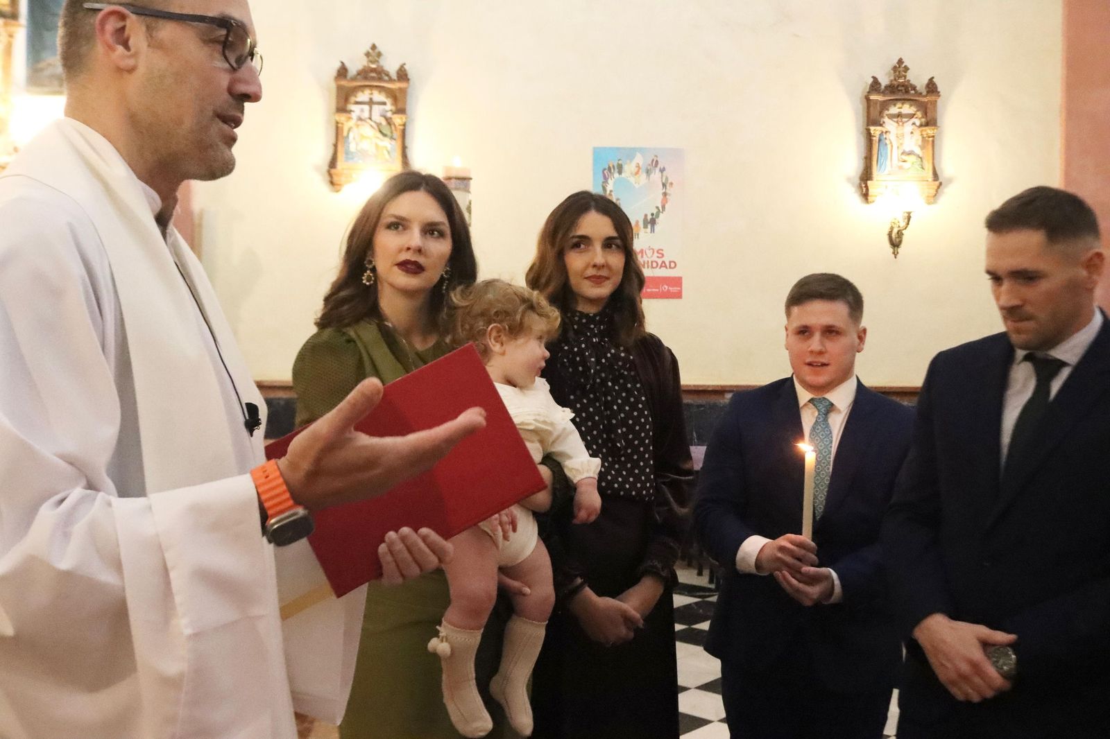 Rodrigo recibe el sacramento del bautismo