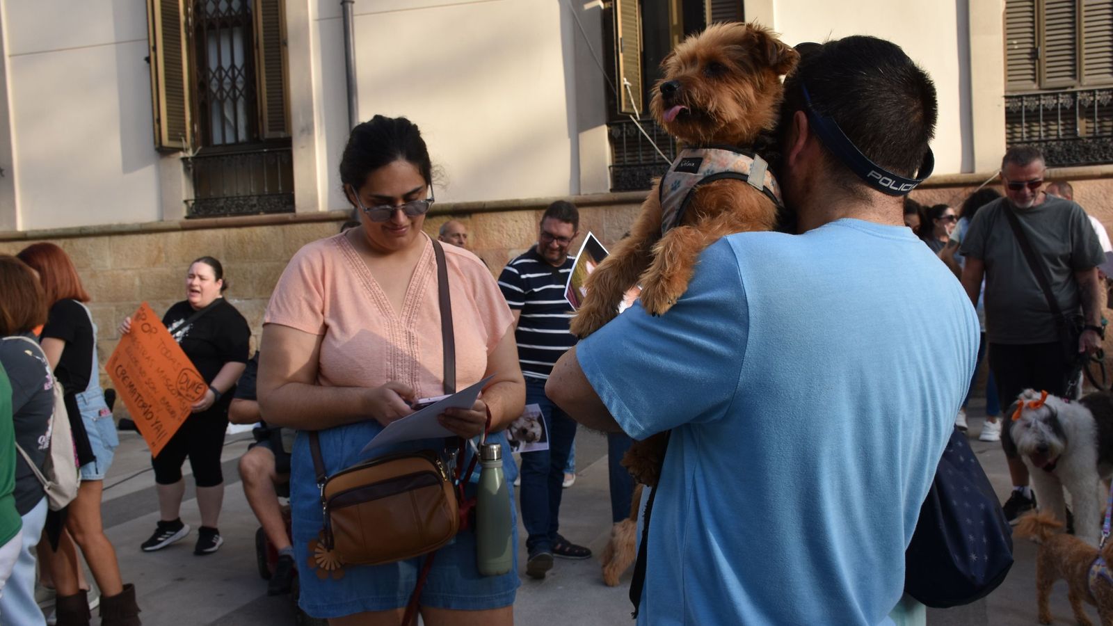 Concentración celebrada a las puertas del Palacio Autonómico por los derechos de los animales en Ceuta