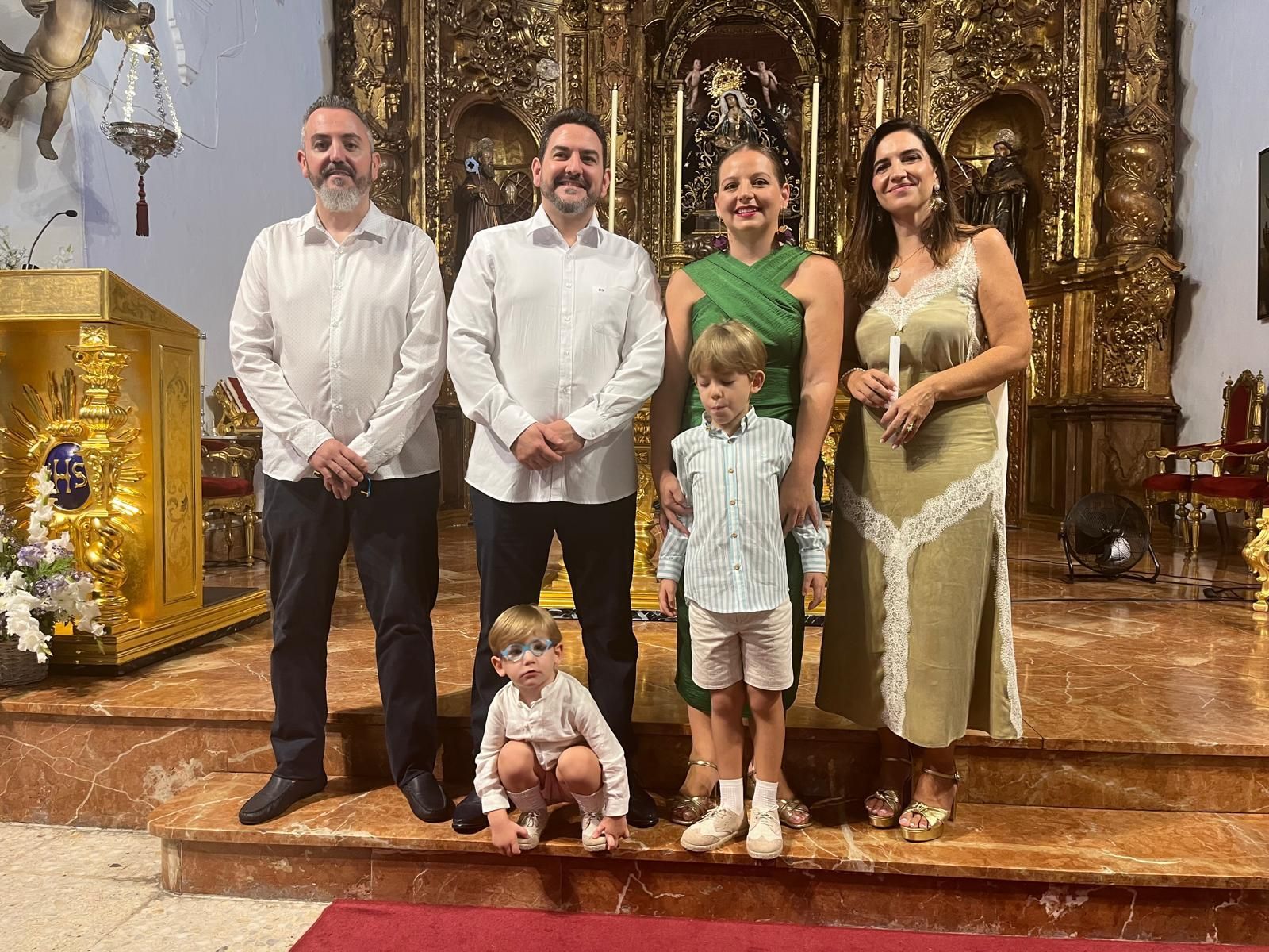 Carlota, Guillermo y Óliver reciben el sacramento del bautismo