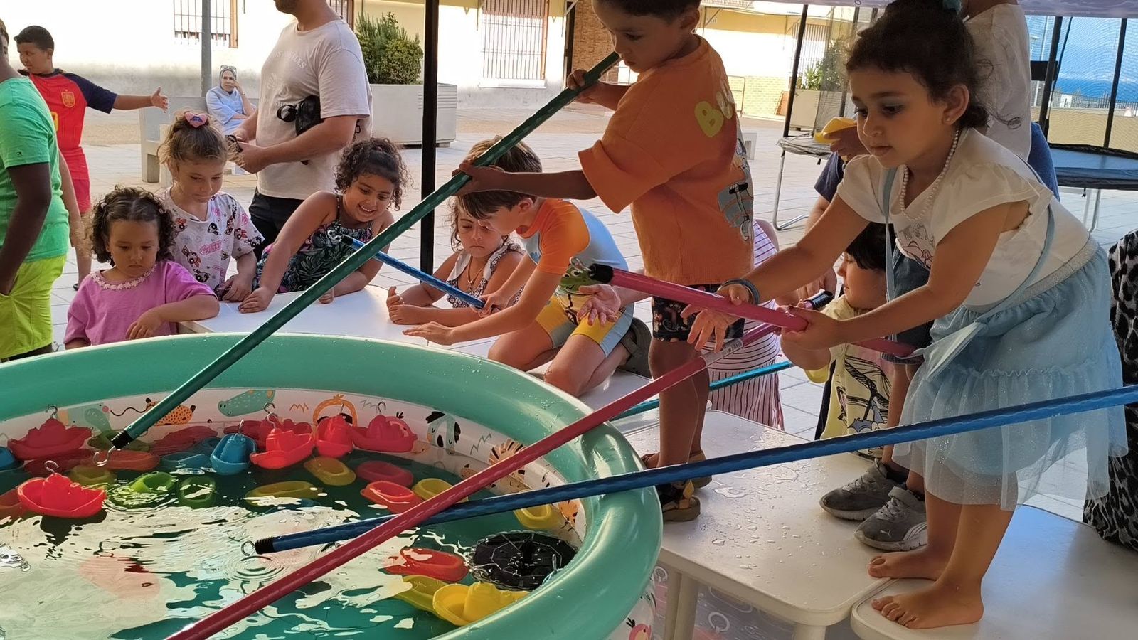 Miramar Alto celebró su Mini Feria en la noche de este pasado sábado en un gran ambiente de convivencia