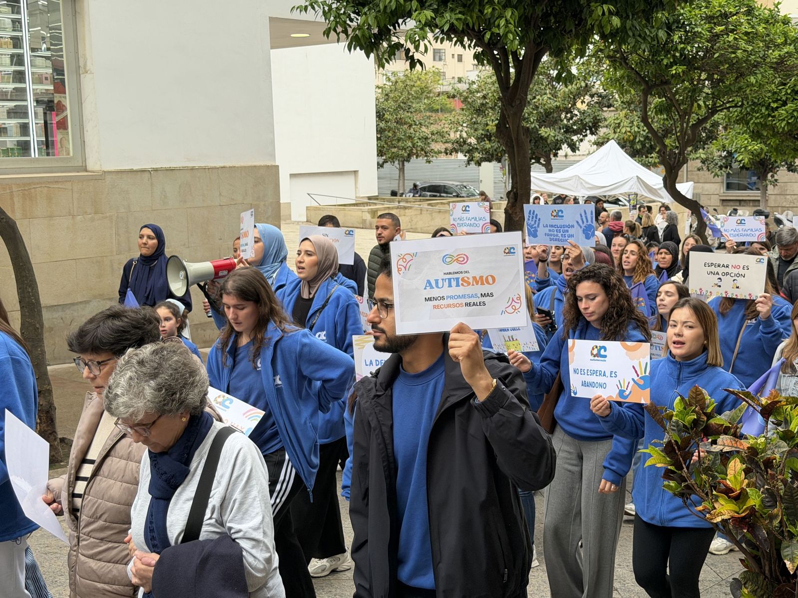 Ceuta se moviliza por el autismo en una marcha solidaria que reclama inclusión real