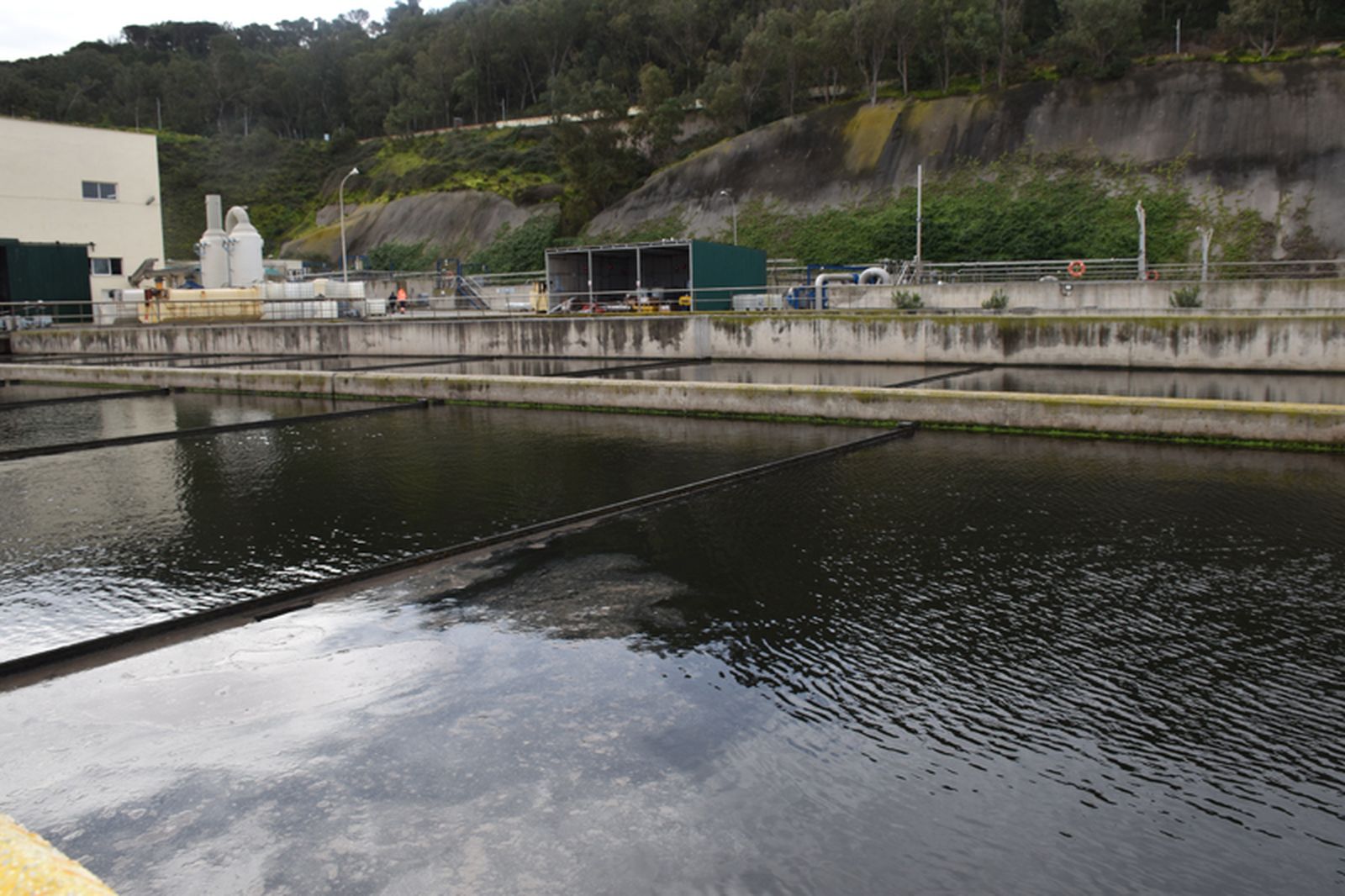 Zona donde el agua ya ha pasado varios filtrados. / FOTO NICOL'S Zona donde el agua ya ha pasado varios filtrados. / FOTO NICOL'S