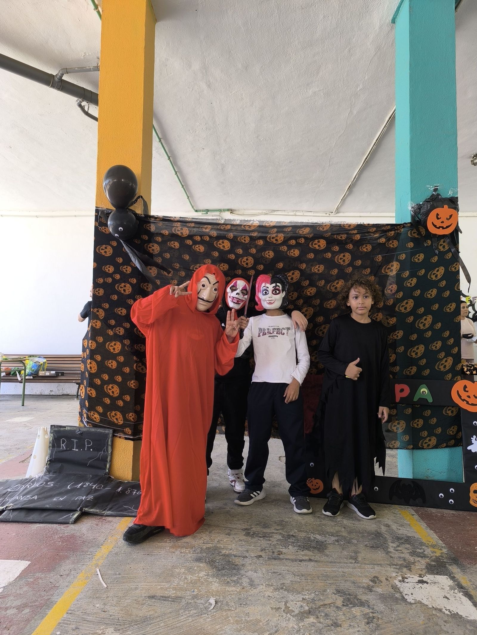 FOTOGALERÍA |  Balón-tiro, frutos secos y dulces para celebrar Halloween y la Mochila en el Rey Juan Carlos I FOTOGALERÍA |  Balón-tiro, frutos secos y dulces para celebrar Halloween y la Mochila en el Rey Juan Carlos I
