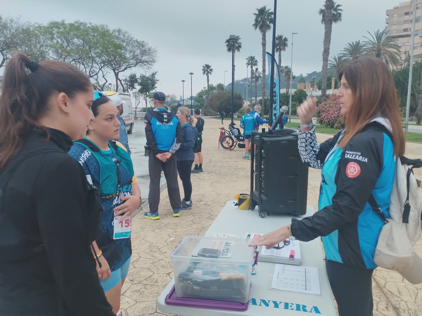 Participantes en la 'Vuela a Ceuta Andando'