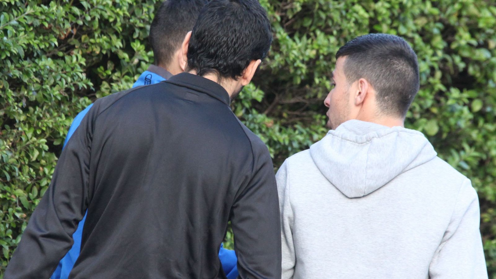 Menores pasean por las calles de Ceuta 