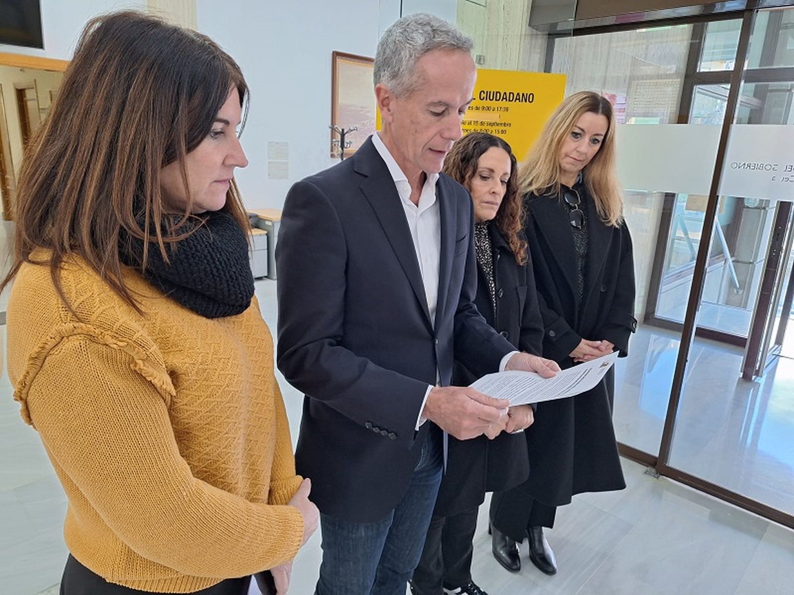 Miguel Señor leyendo el comunicado. / FOTO CEDIDA