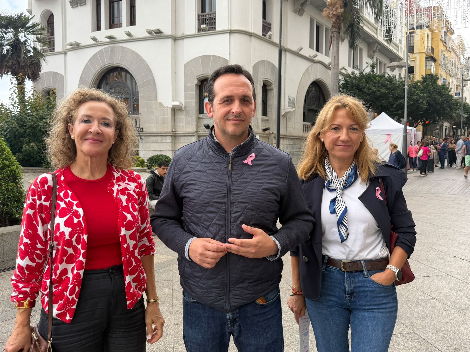 Redondo, entre Yolanda Merelo y Ana García