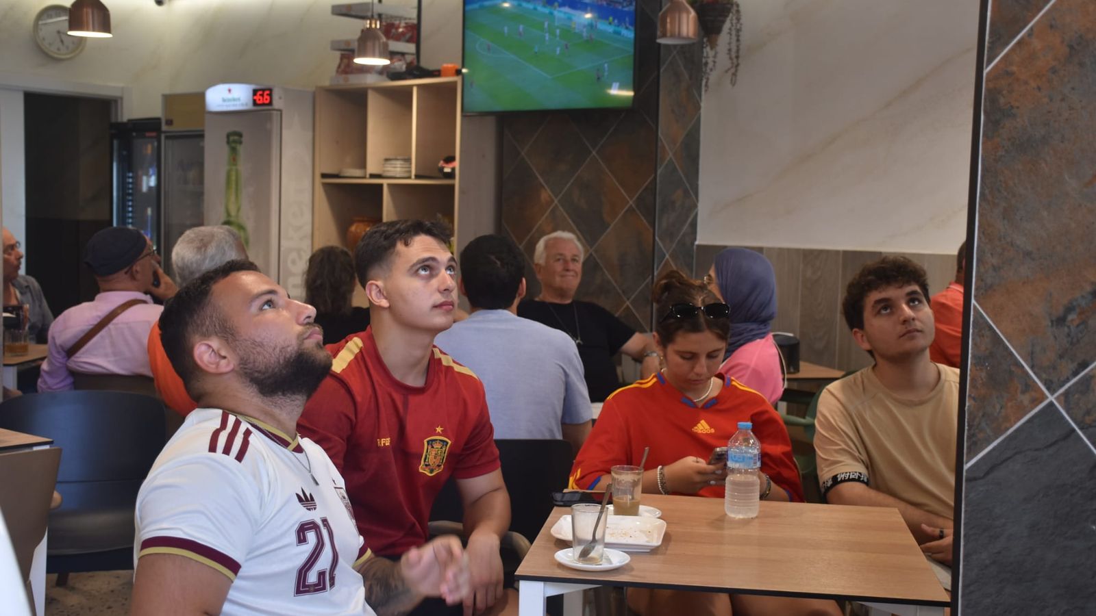 Ceuta vivió con intensidad el estreno de La Roja en el Mundial 2026