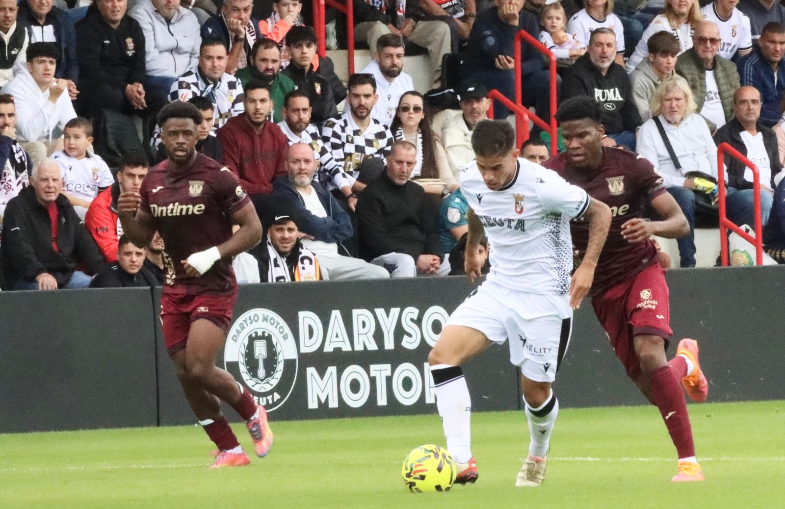 FOTOGALERÍA | El intenso encuentro entre la AD Ceuta y el Leganés en el Alfonso Murube
