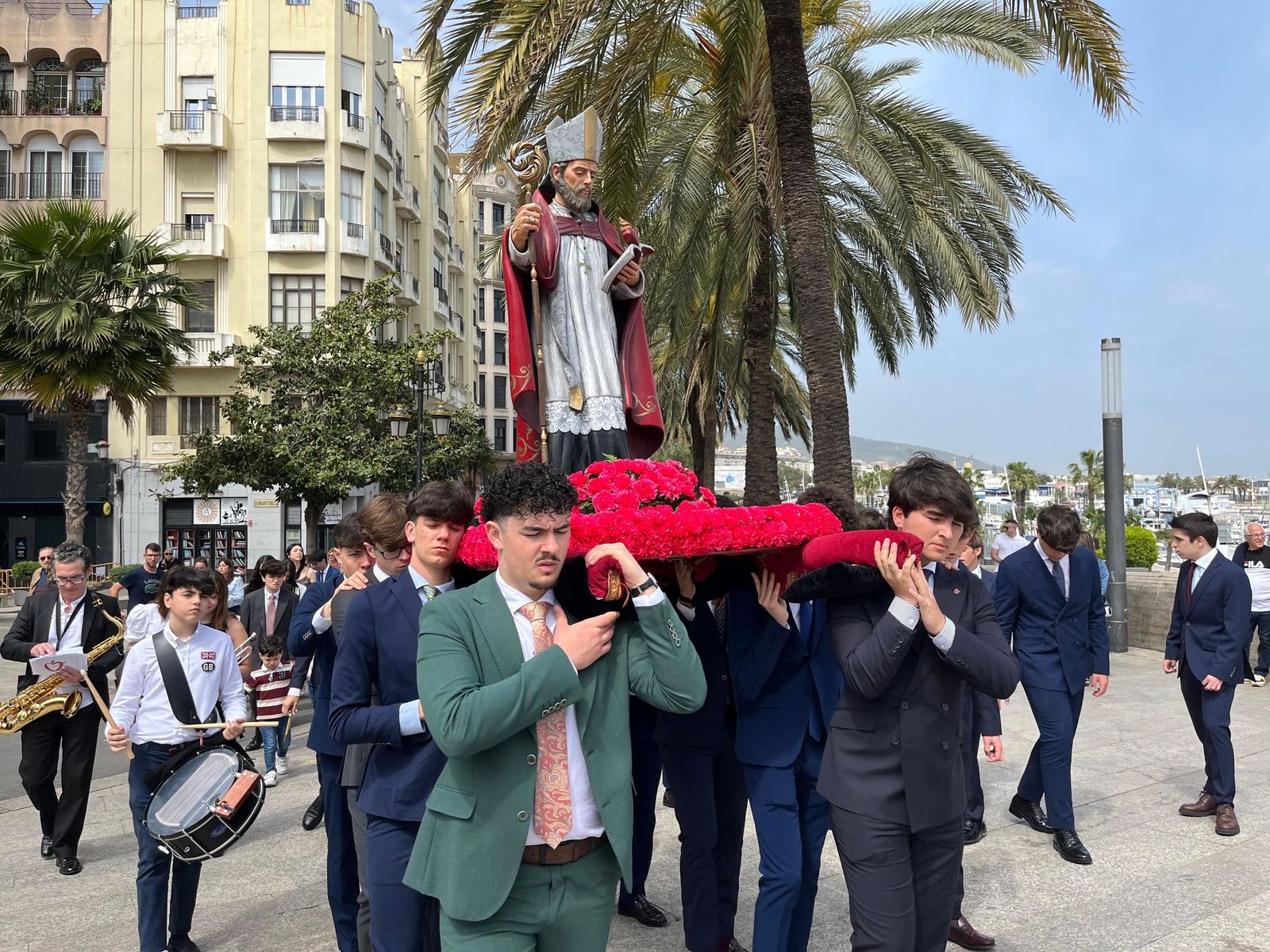 El colegio San Agustín honra a su patrón con una procesión, juegos y unión en su gran día