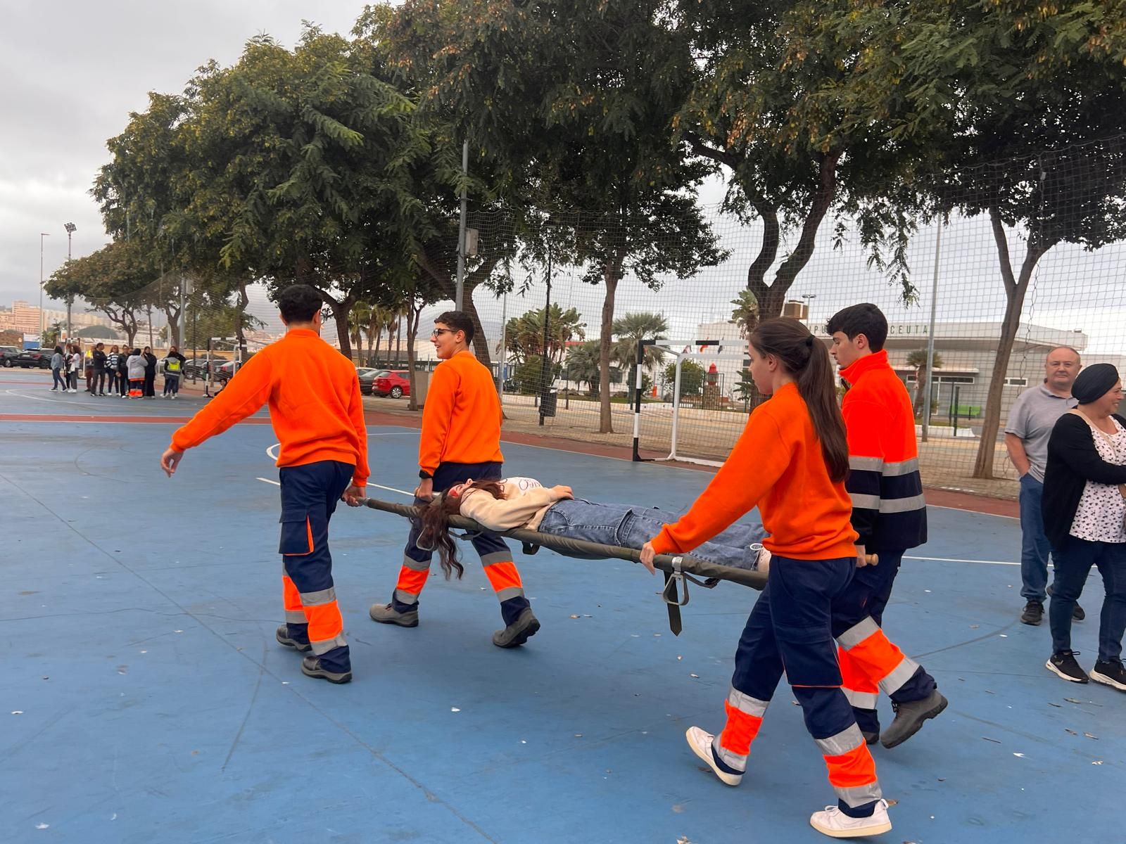 FOTOGALERÍA | Así fue el espectacular simulacro de la UME en el Parque Juan Carlos I