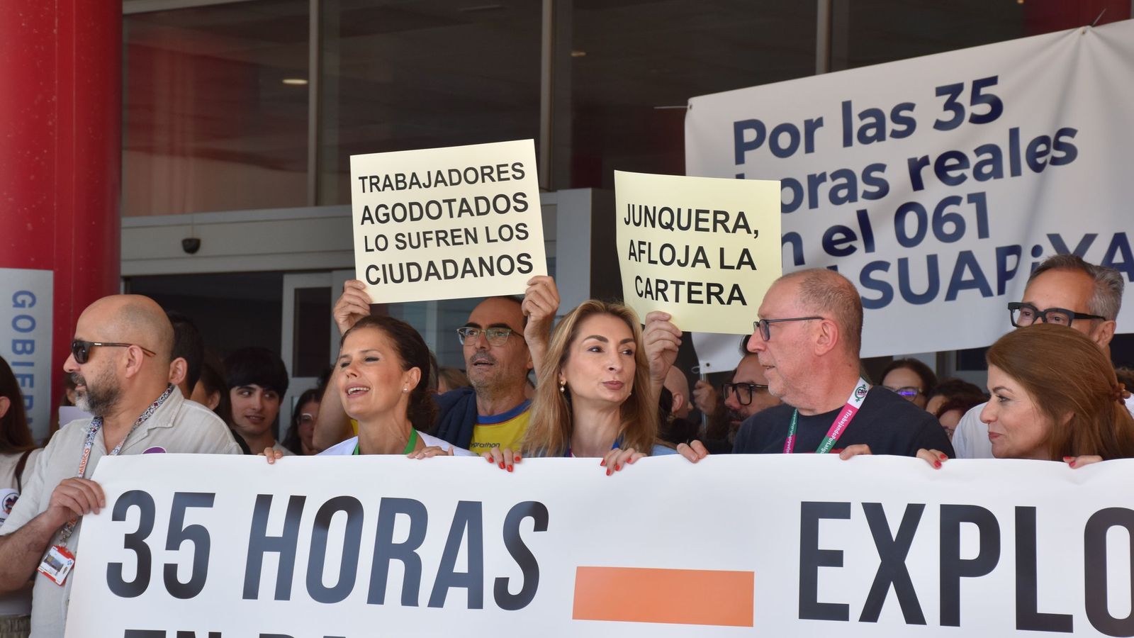 Manifestación convocada por la Junta de Personal del INGESA en el HUCE contra el modelo de jornada de 35 horas