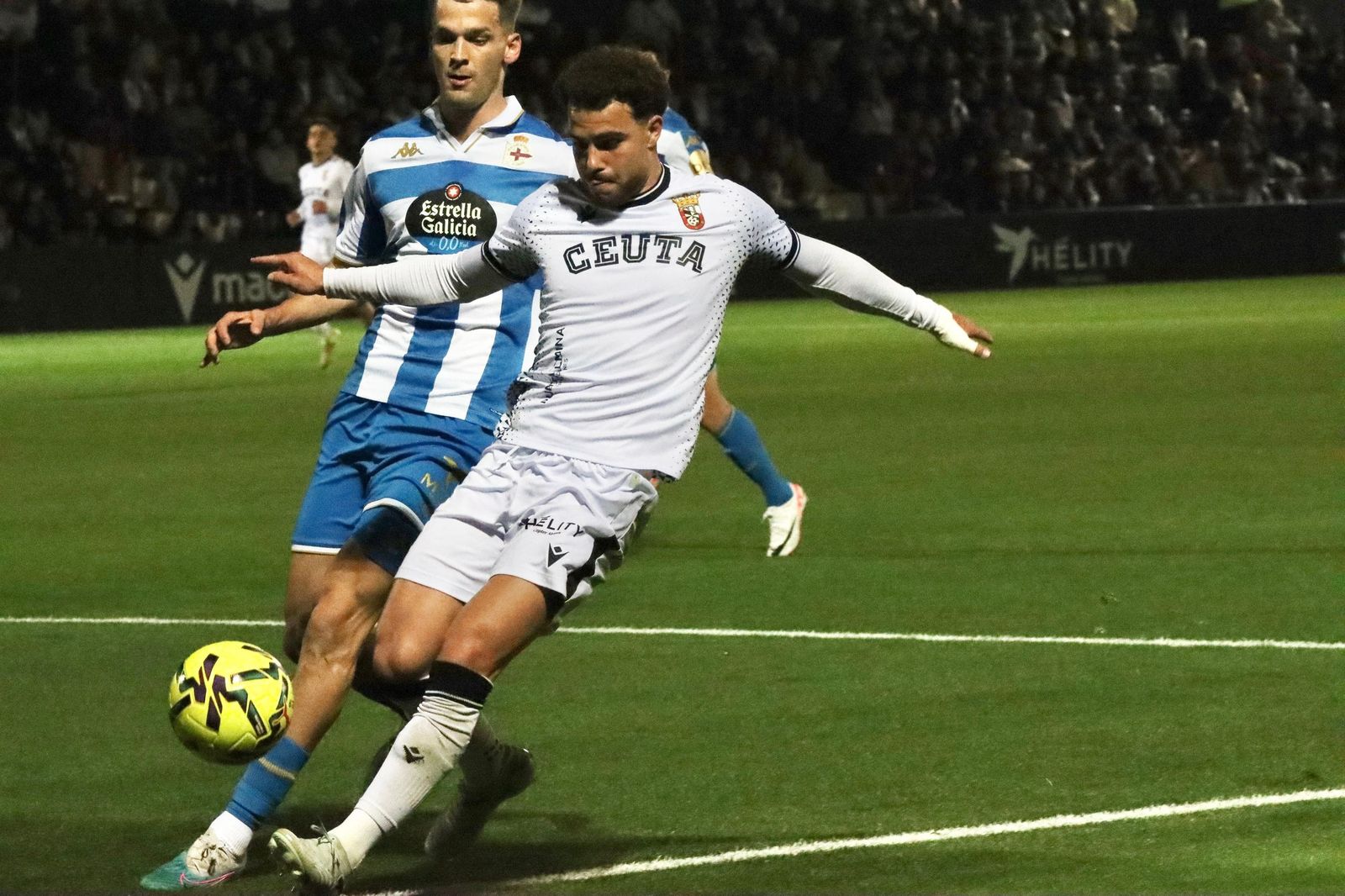 Las imágenes del partido entre la AD Ceuta y el Real Club Deportivo (X-X)