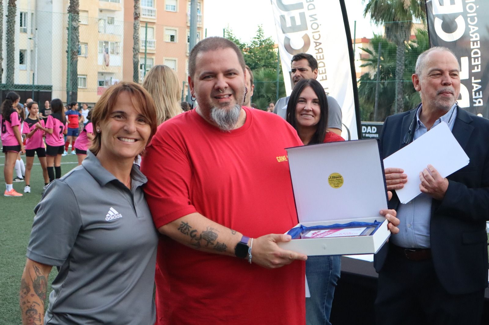 Entrega de trofeos de la Liga Escolar Femenina