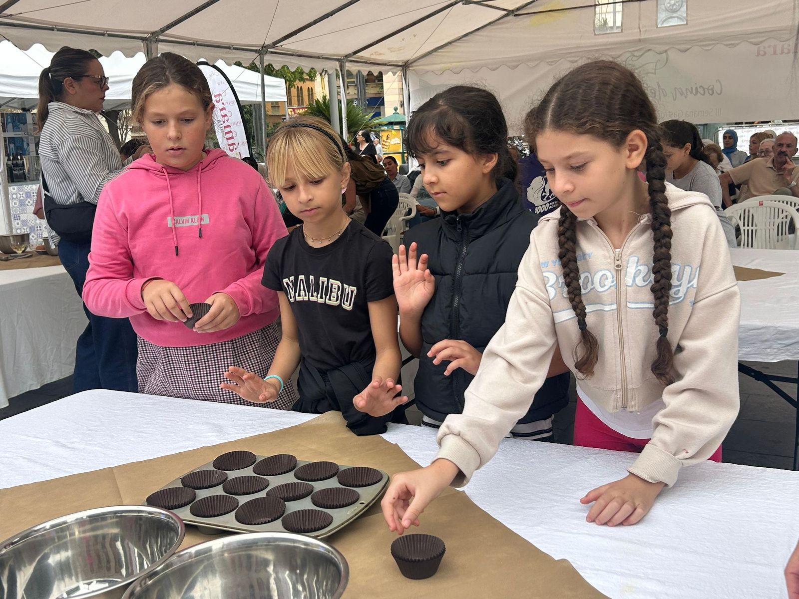 Taller de repostería de Alma 'Cupcake' para alumnos del CEIP Príncipe Felipe por la III Semana Gastronómica y Sostenible de Ceuta