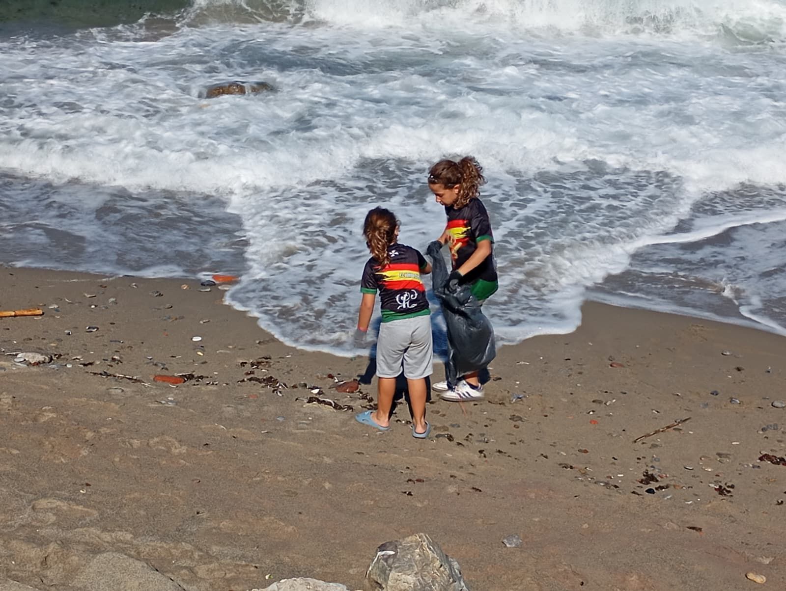 Bonita mañana ecológica en la playa de San Amaro