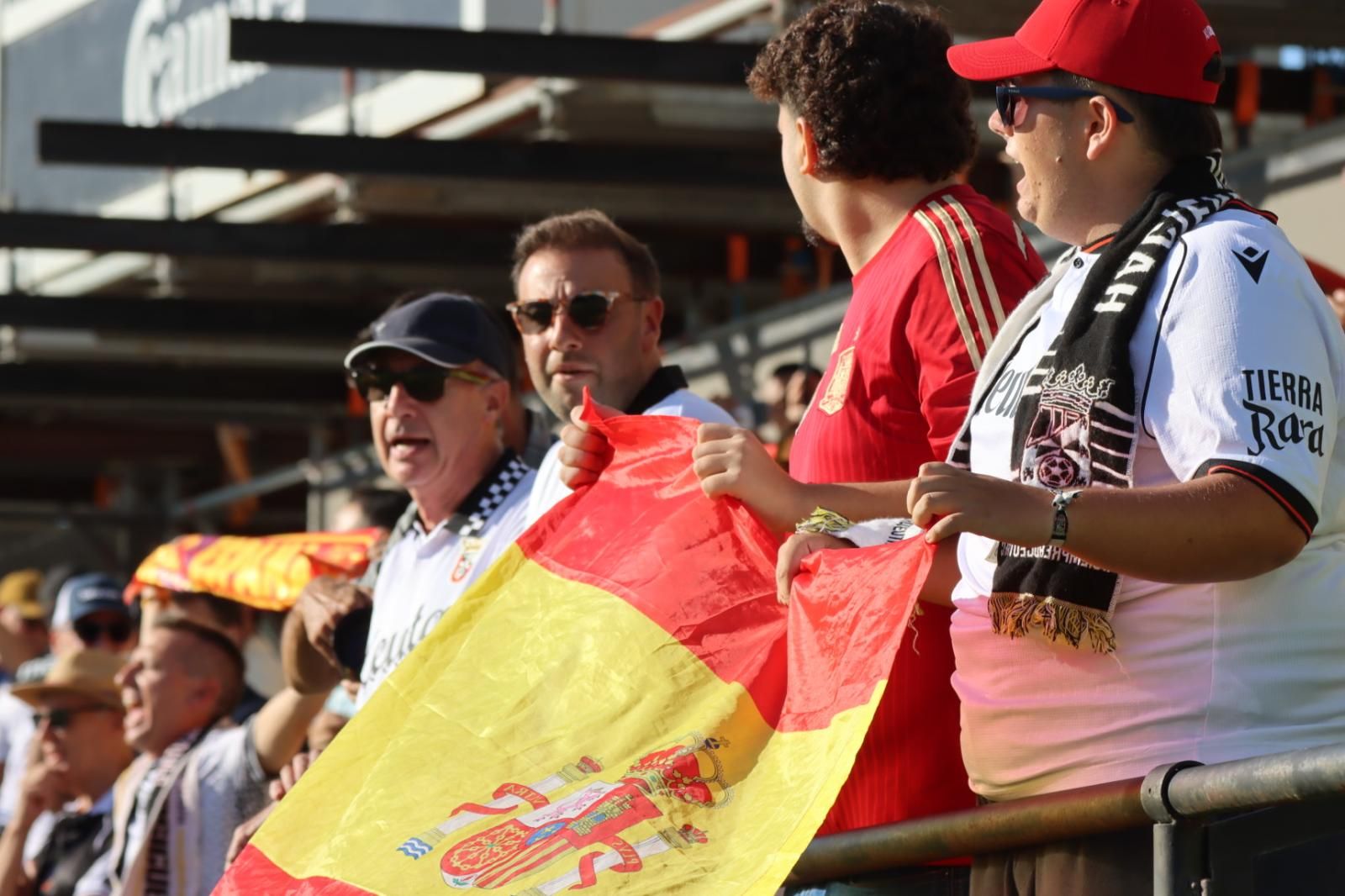 Apoyo de la afición a Ceuta