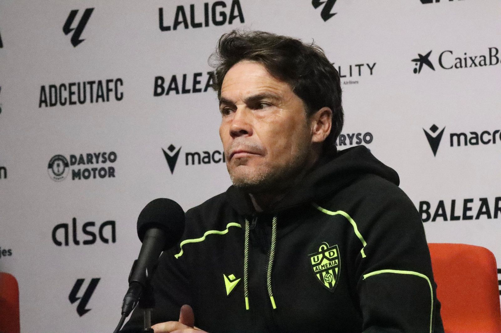 Rubí, técnico de la UD Almería durante la rueda de prensa ofrecida tras el encuentro disputado en el Alfonso Murube ante la AD Ceuta