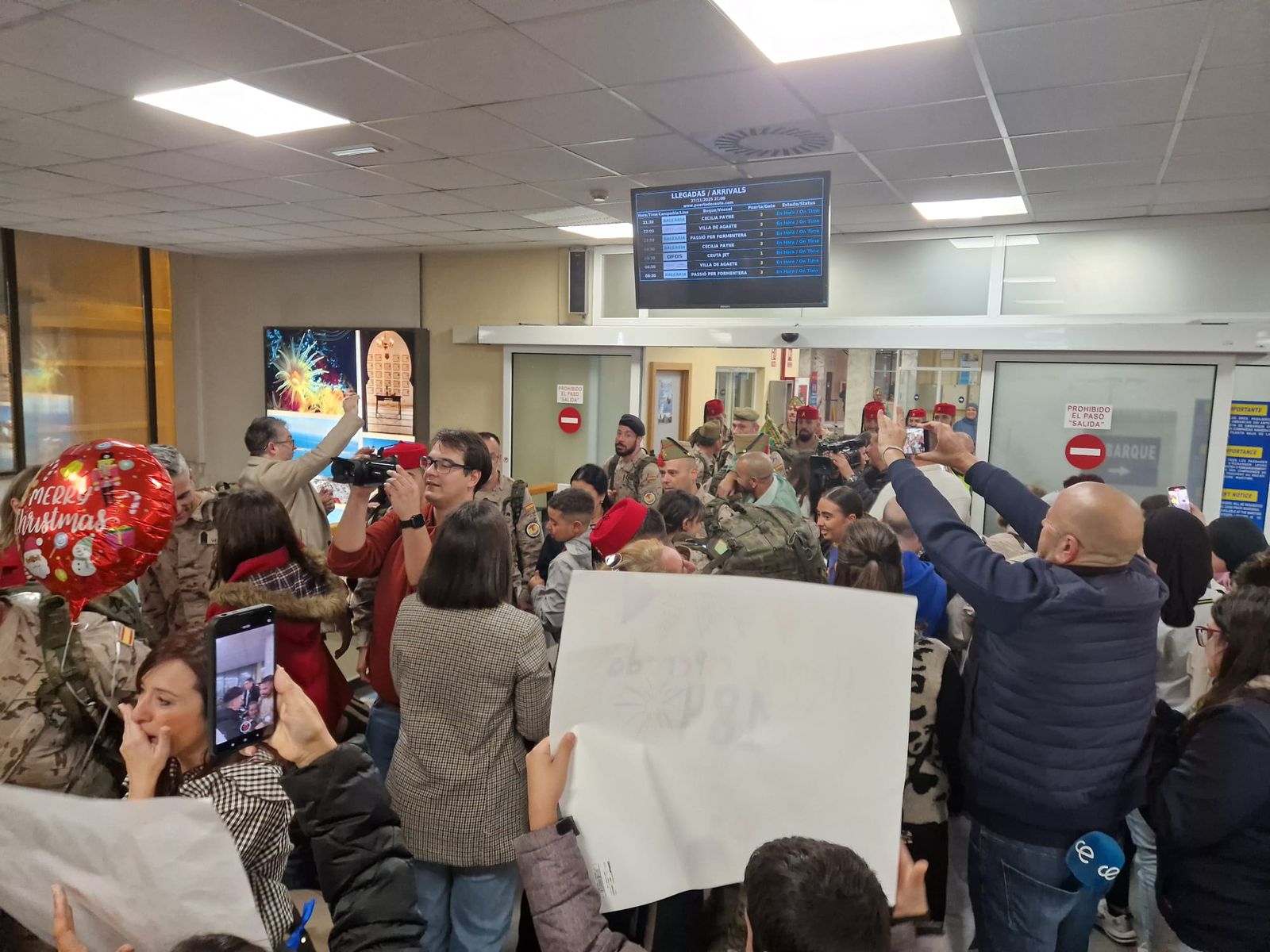 FOTOGALERÍA | De Irak a los brazos de su gente: fotogalería del regreso de la COMGECEU